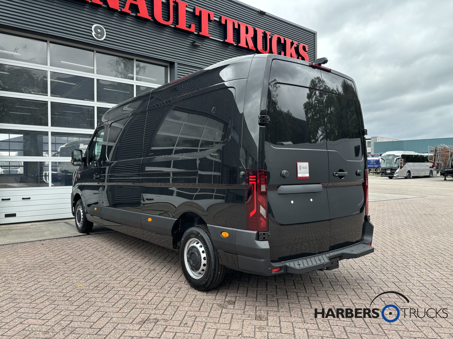 Renault Master L3H2 150PK Red Edition