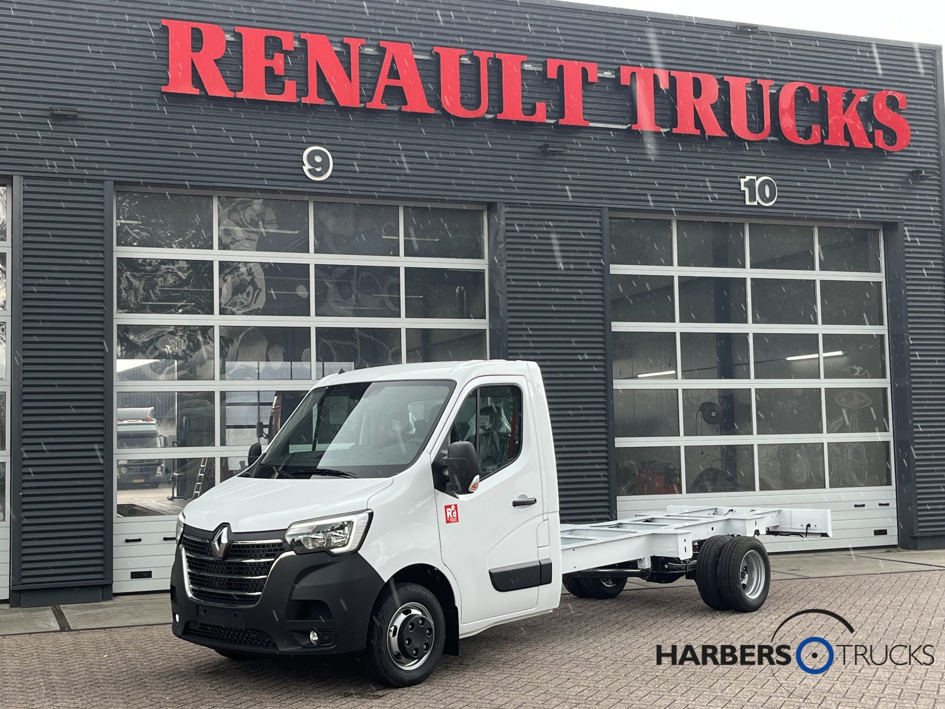 Renault Master CCAB RTWD 3.5T L4 Red Edition