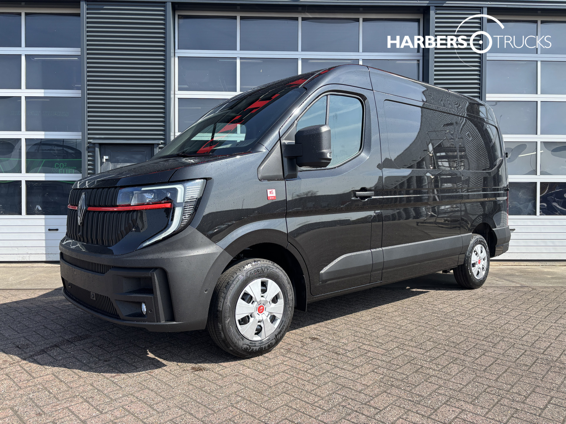 Renault Master Red Edition 150PK