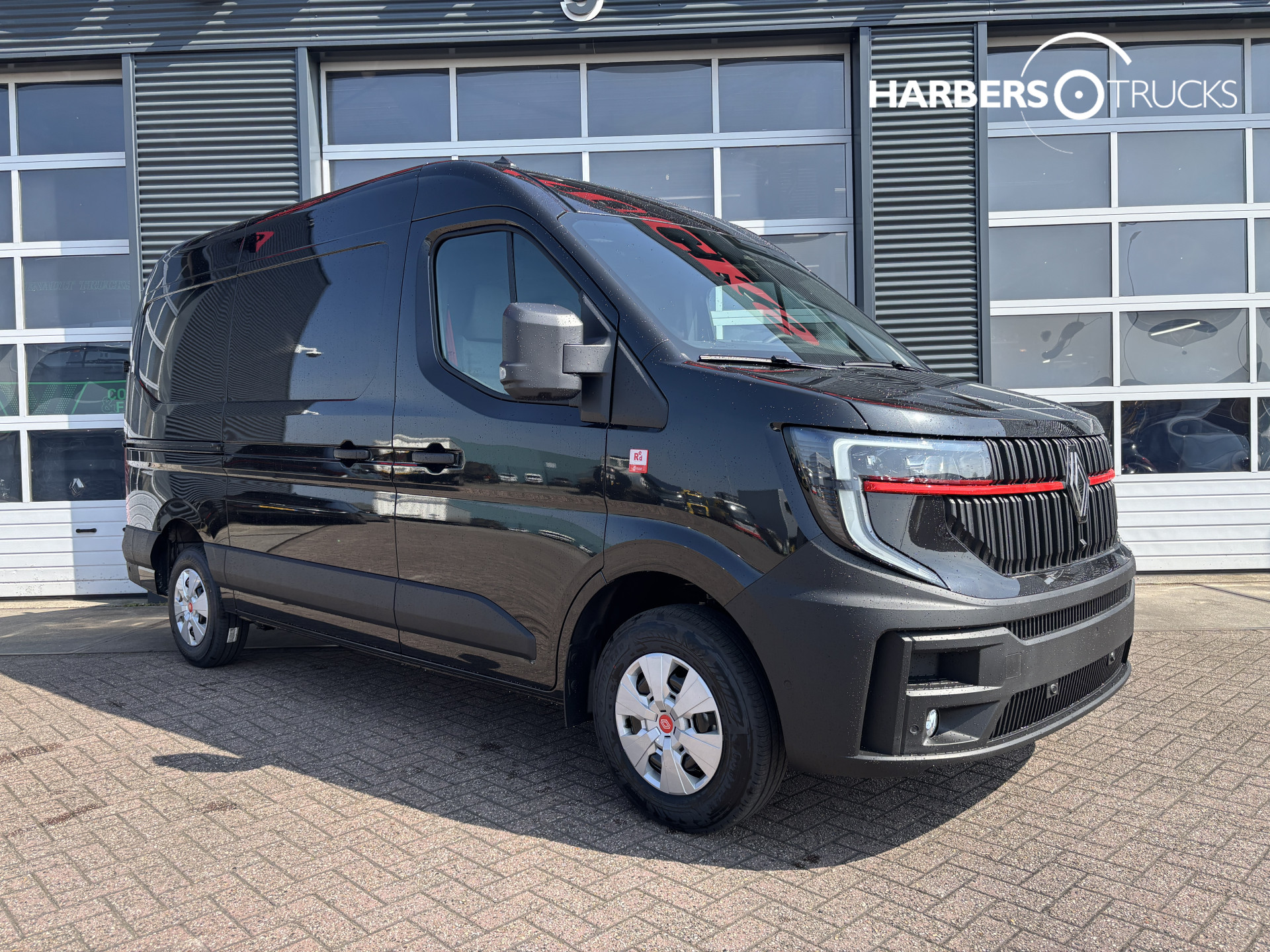 Renault Master Red Edition 150PK