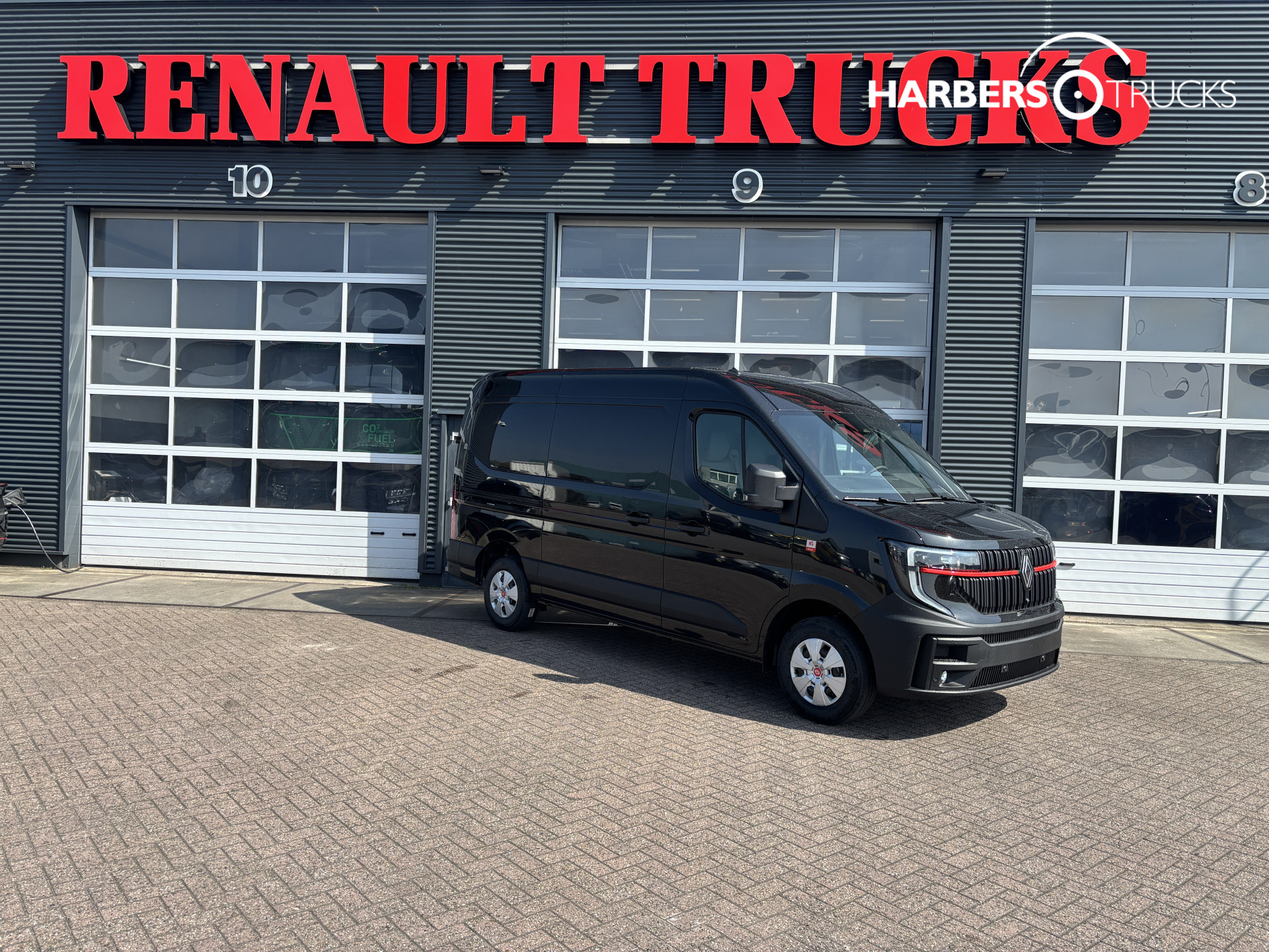 Renault Master Red Edition 150PK