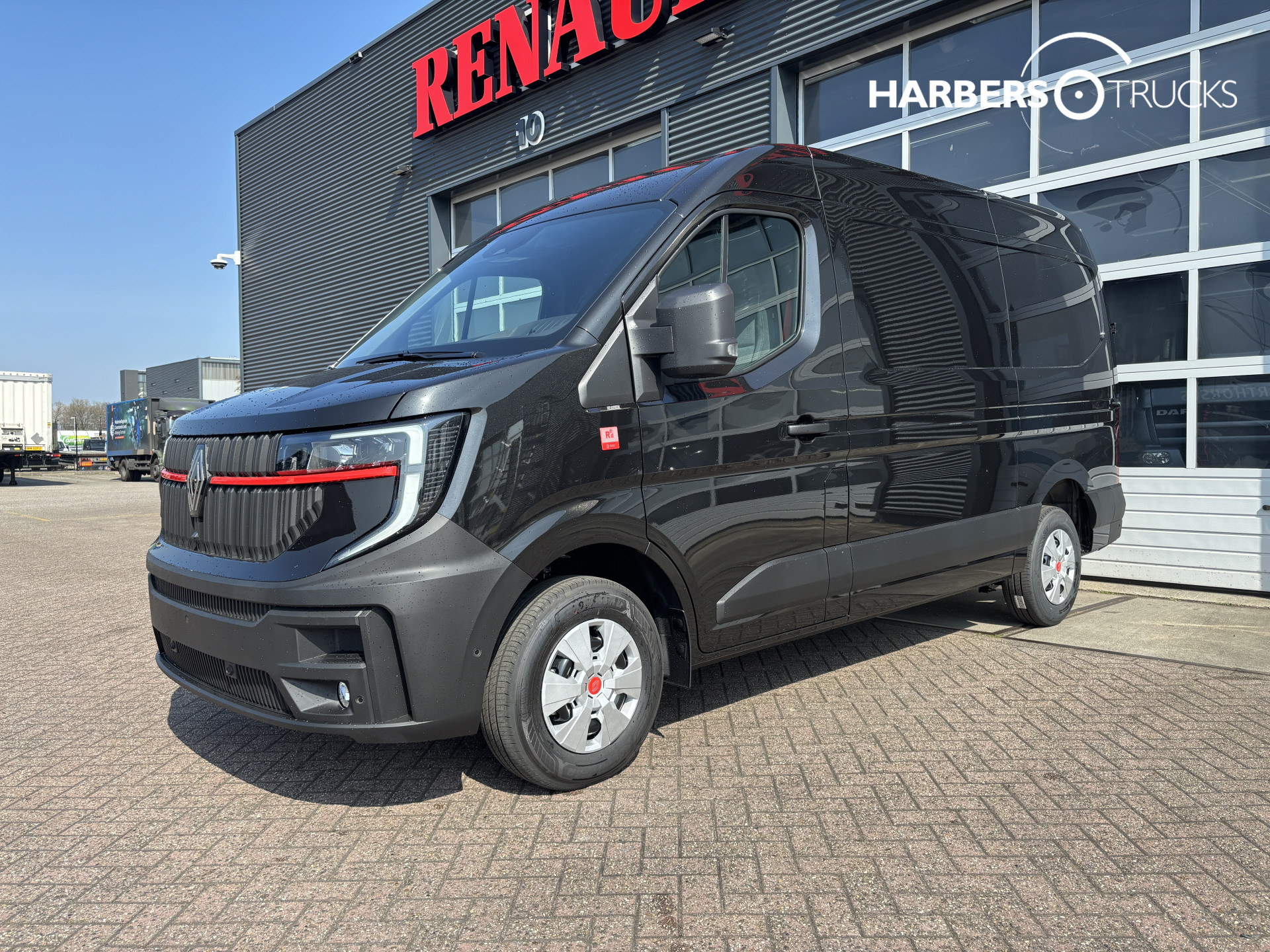 Renault Master Red Edition 150PK