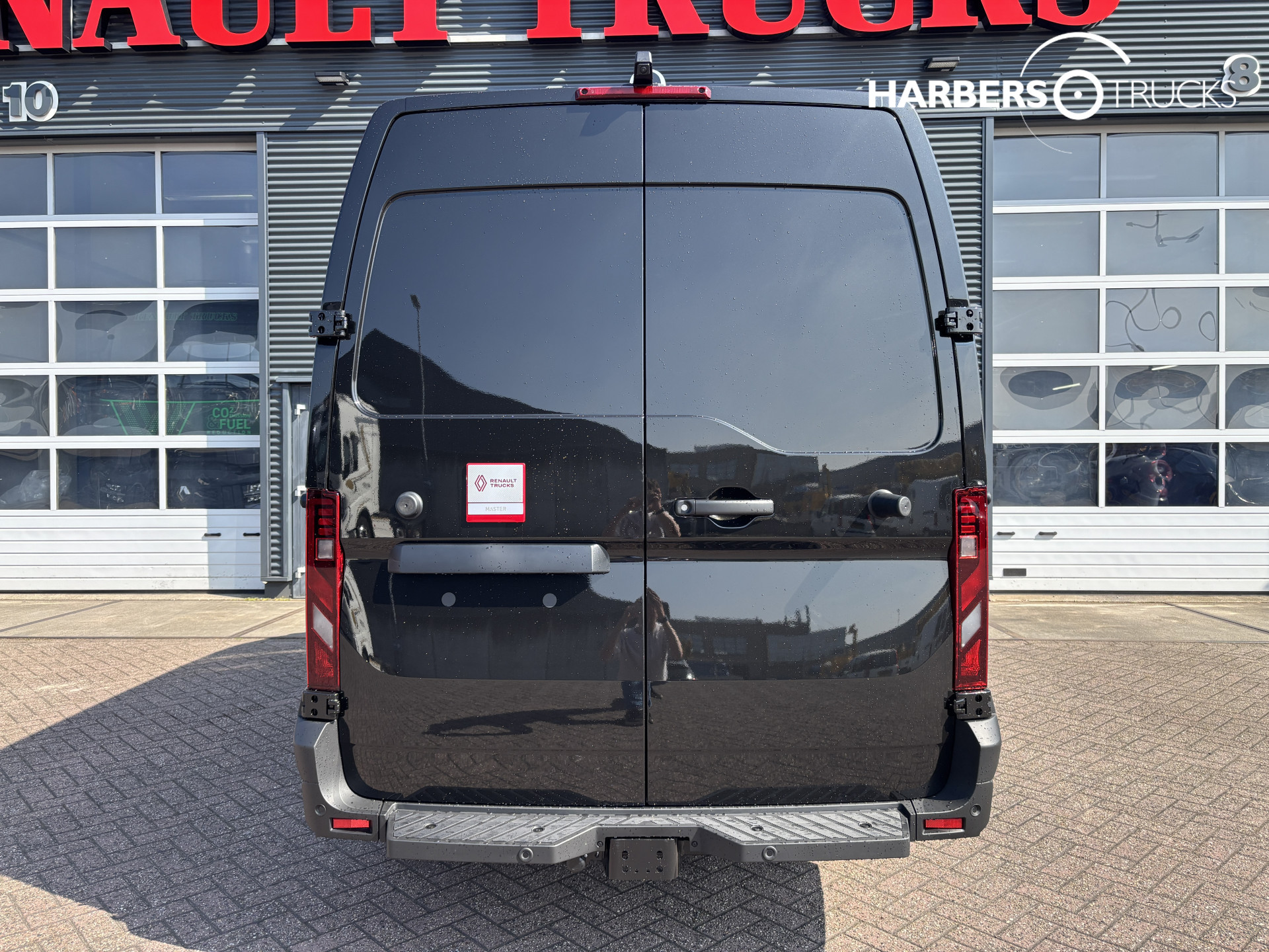 Renault Master Red Edition 150PK