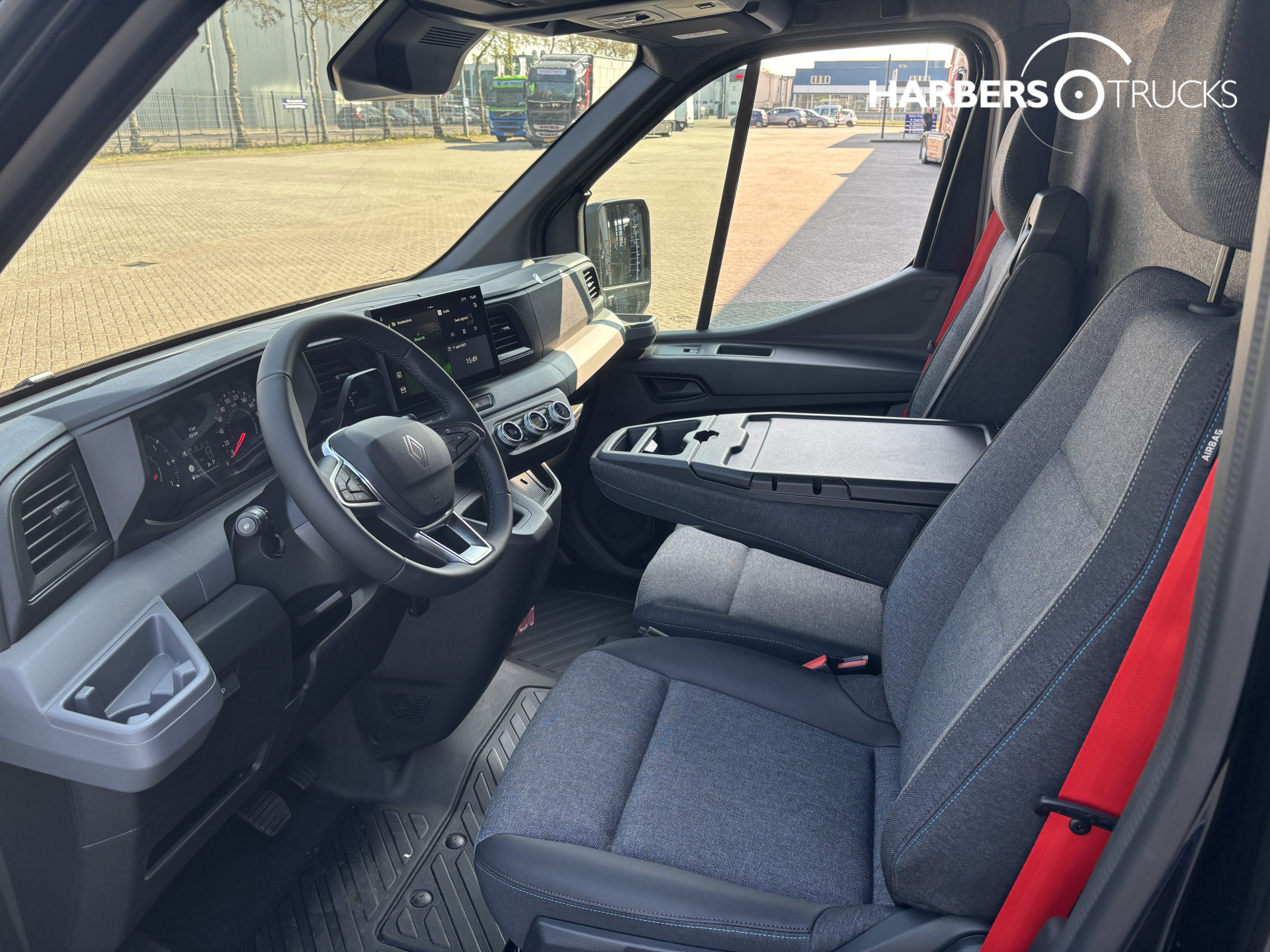 Renault Master Red Edition 150PK