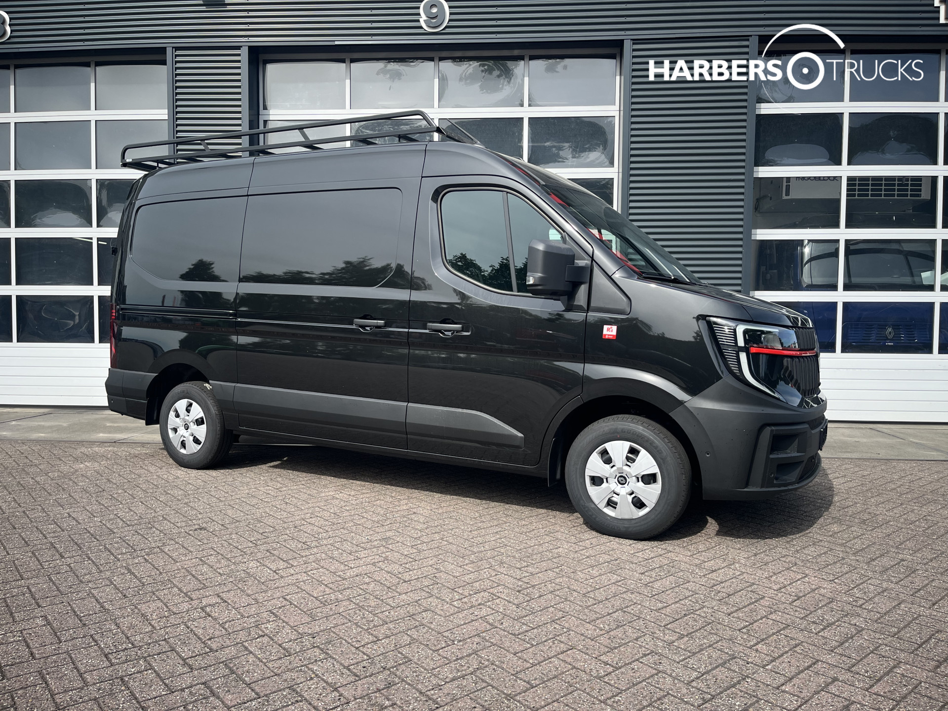 Renault Master L2H2 Red Edition