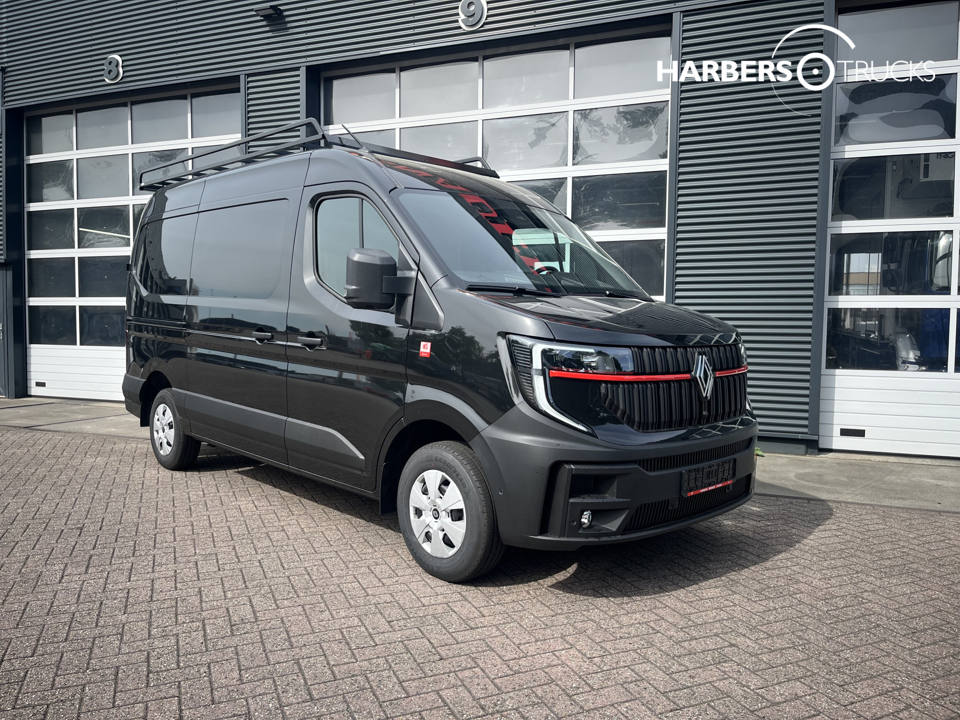Renault Master L2H2 Red Edition