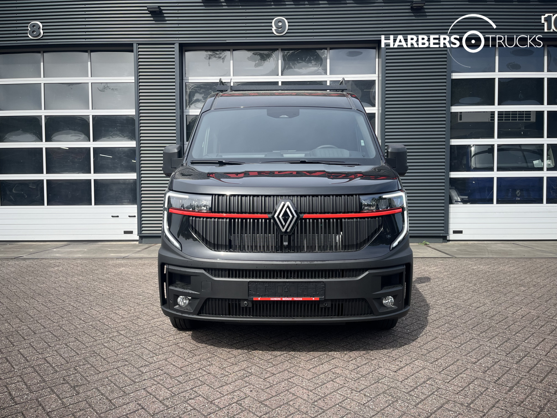 Renault Master L2H2 Red Edition