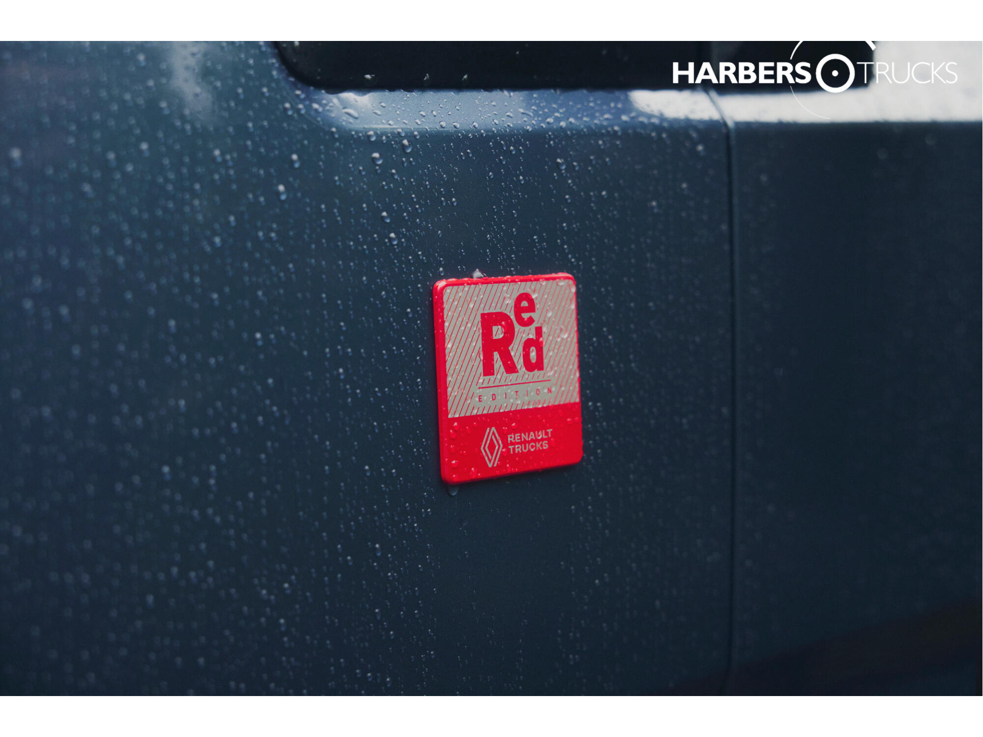 Renault Master E-Tech Red Exclusive, inclusief lm Velgen, bumper in kleur.