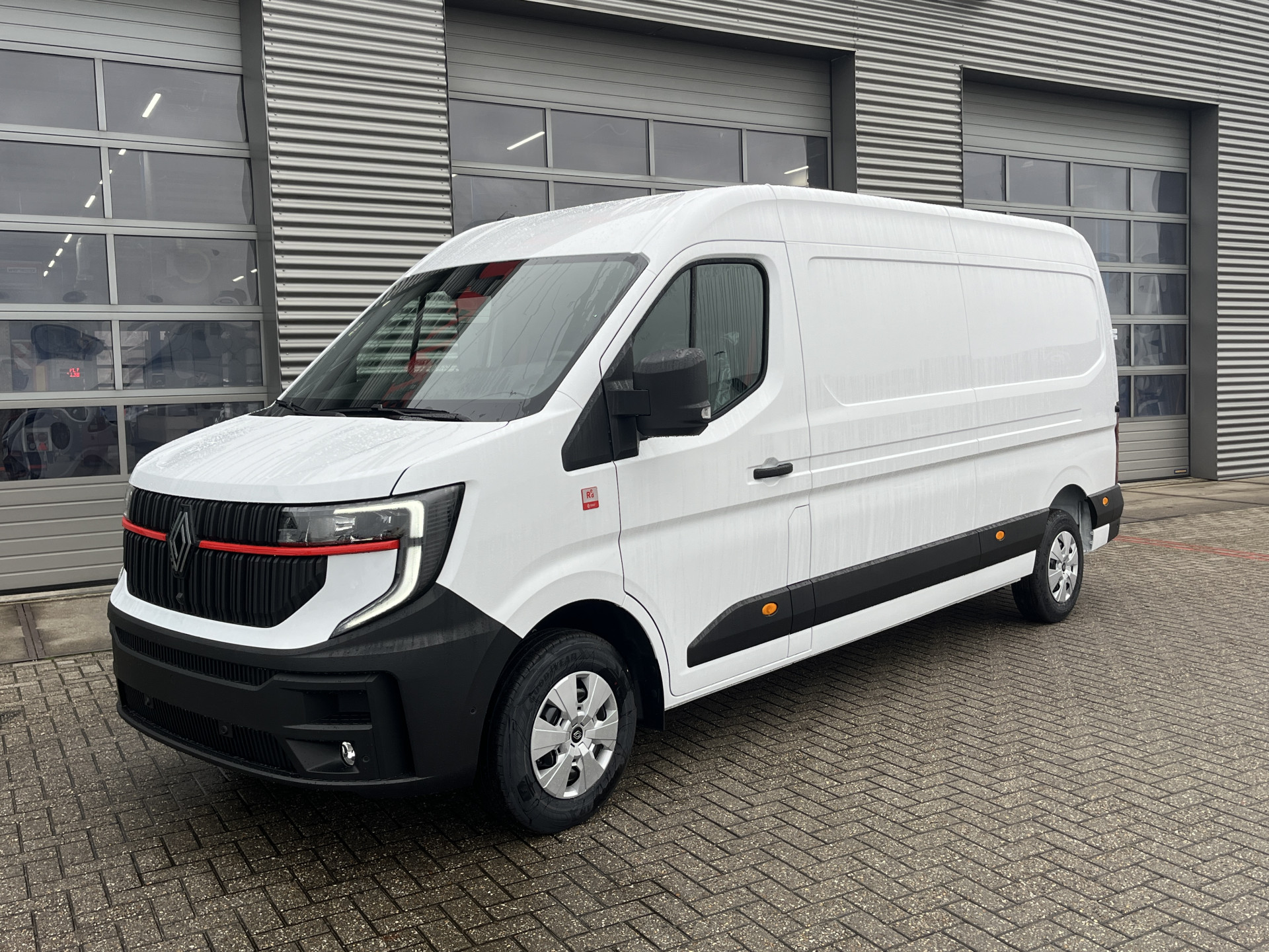 Renault Master E-Tech L3H2 Red Edition
