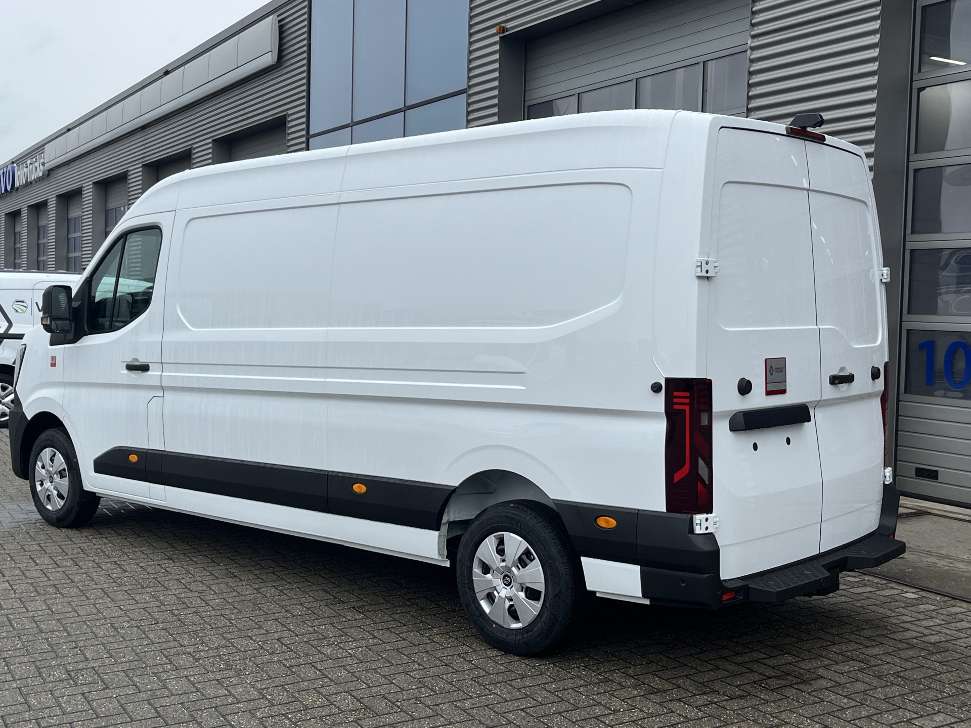 Renault Master E-Tech L3H2 Red Edition