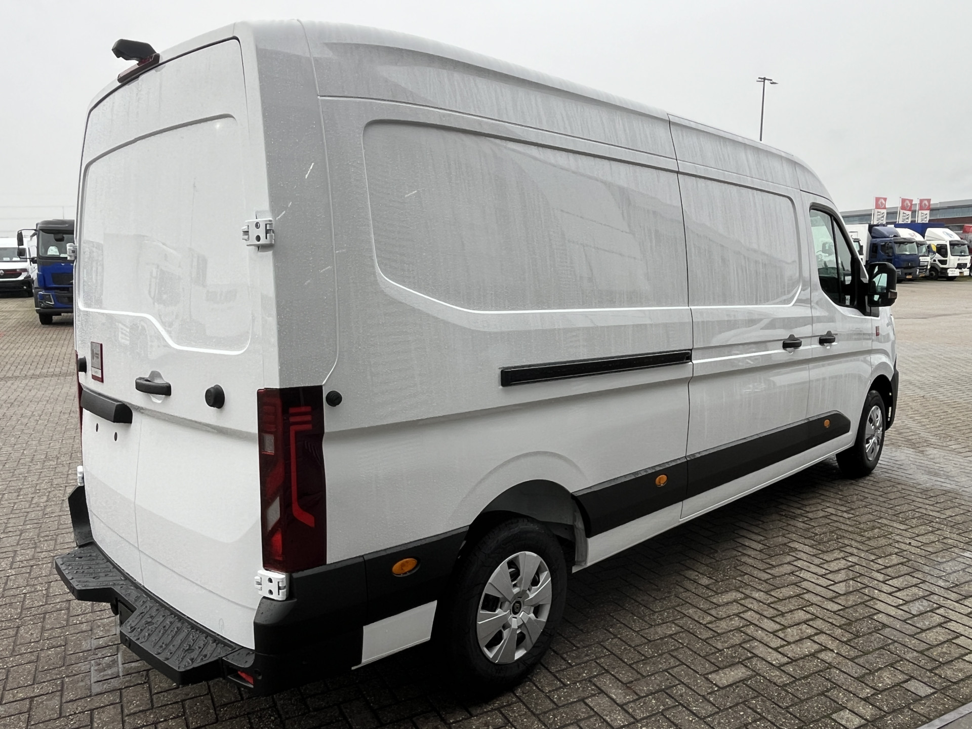 Renault Master E-Tech L3H2 Red Edition