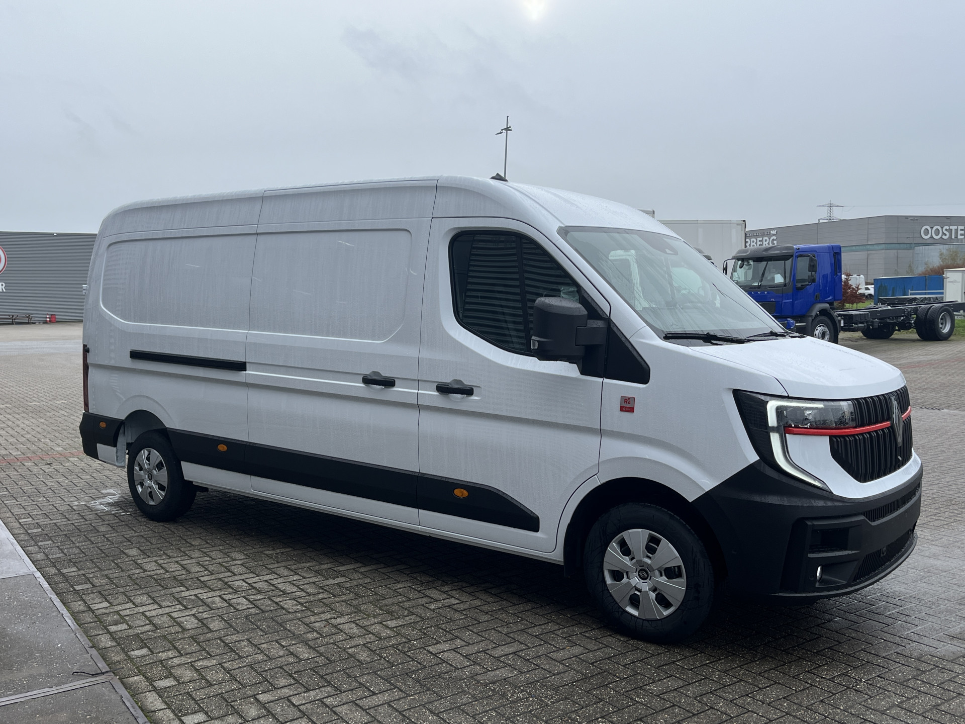 Renault Master E-Tech L3H2 Red Edition