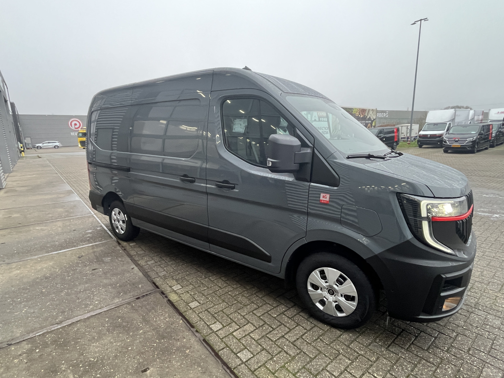 Renault Master E-Tech 87Kwh Longrange Red Edition