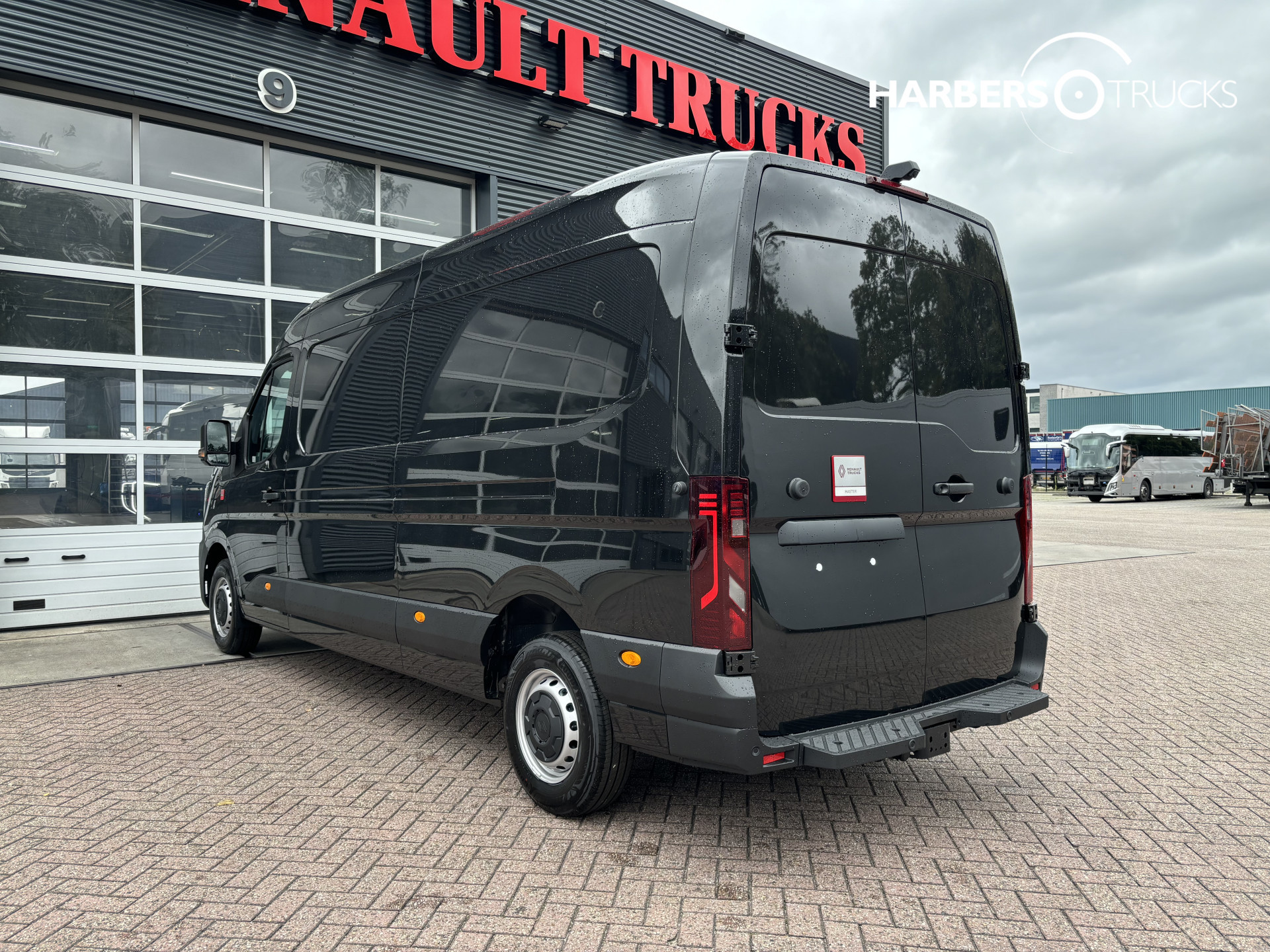 Renault Master Red Edition