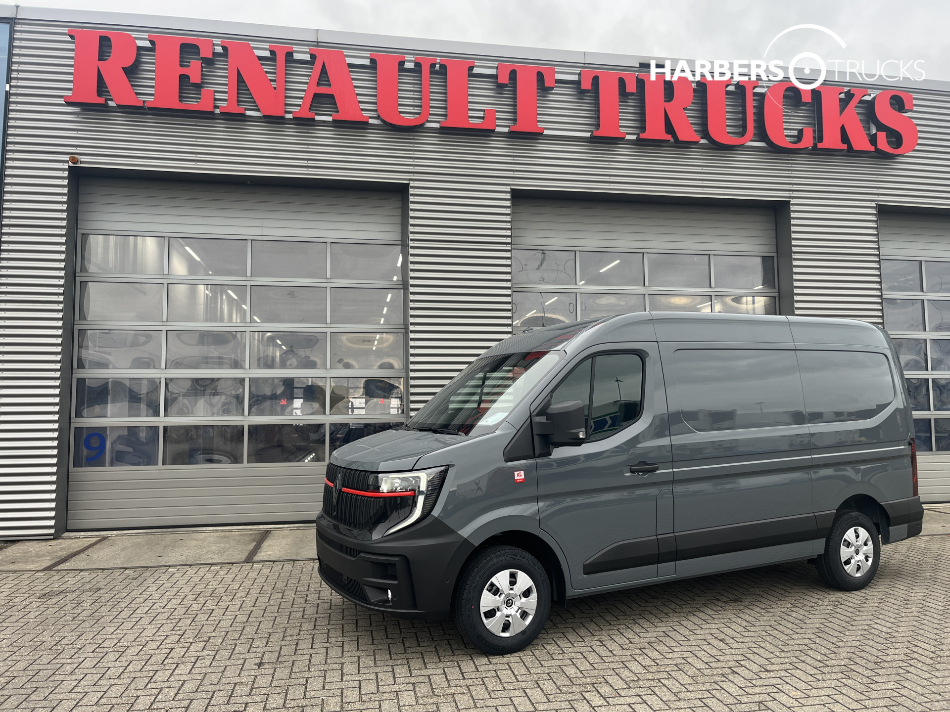 Renault Master Red Edition