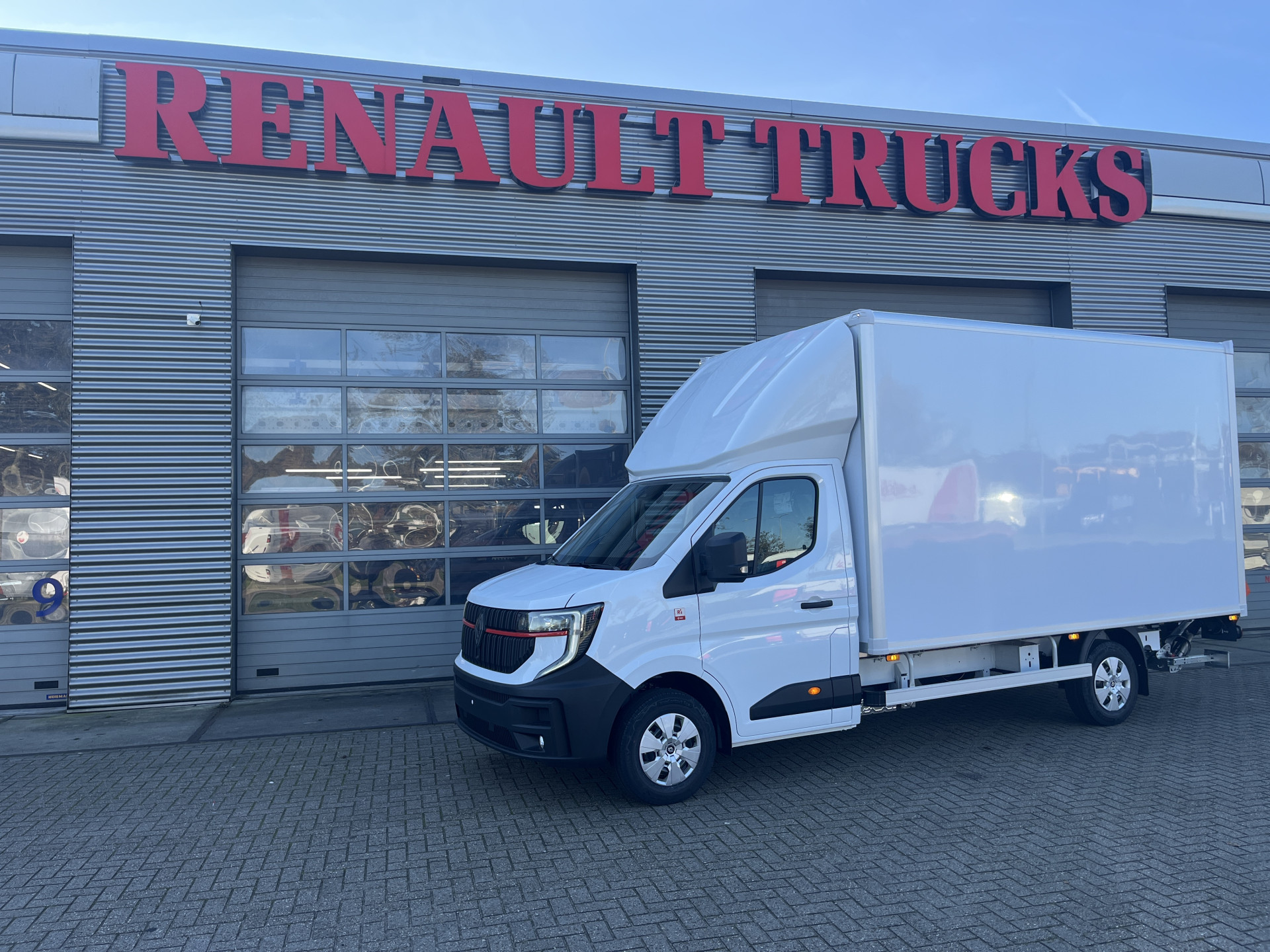 Renault Master Red Edition