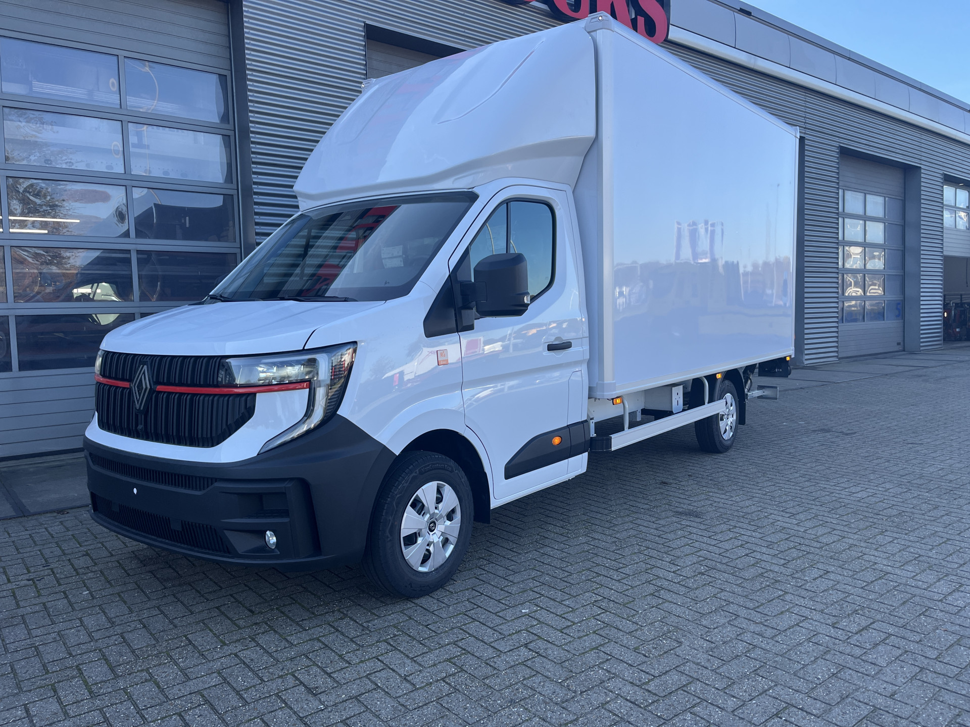 Renault Master Red Edition