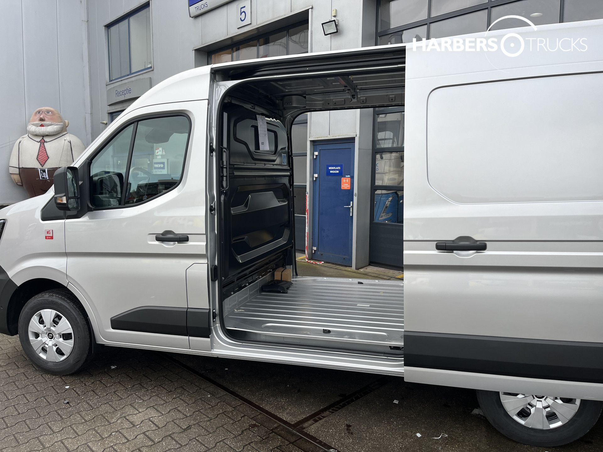 Renault Master Red Edition