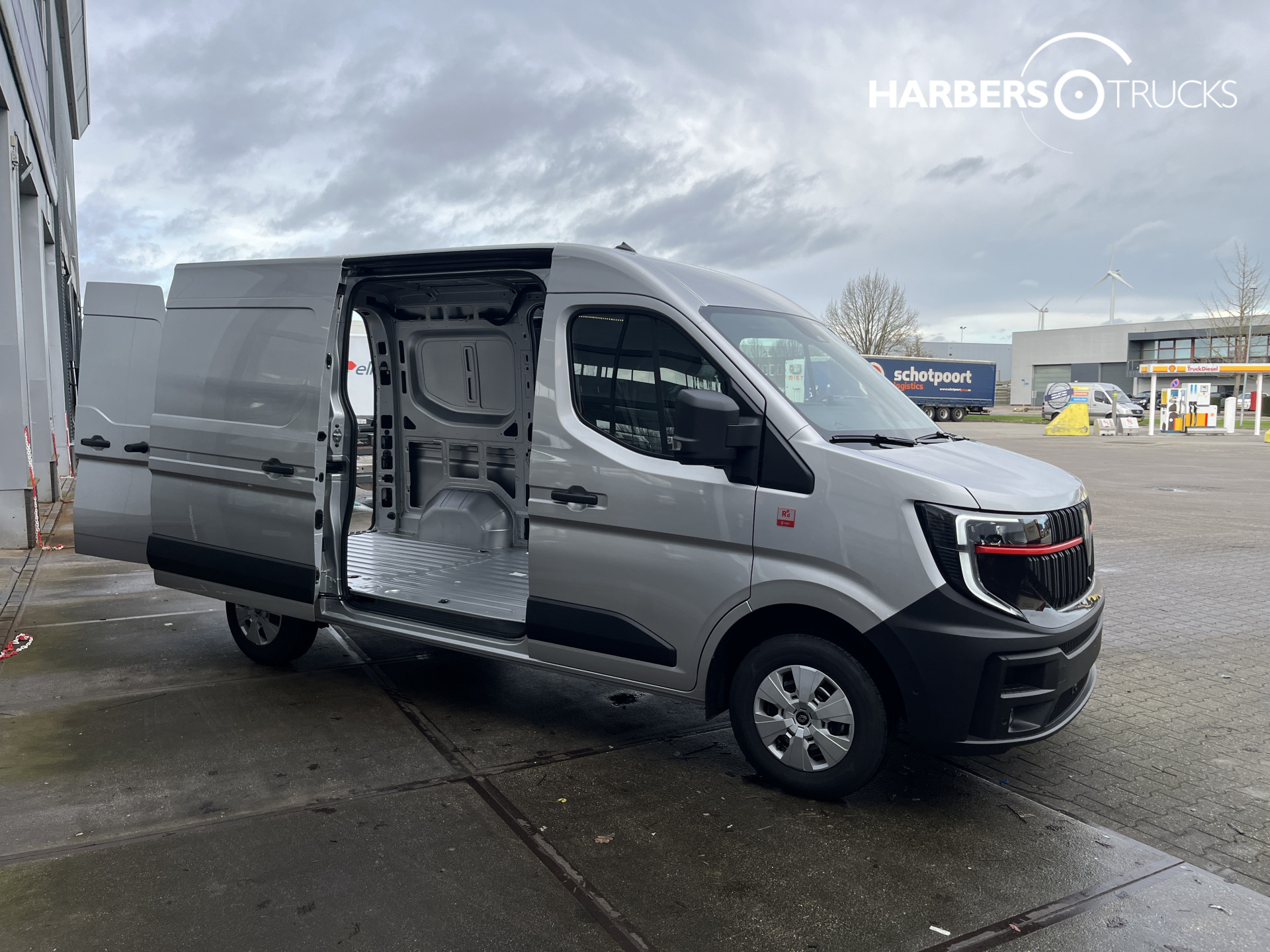 Renault Master Red Edition