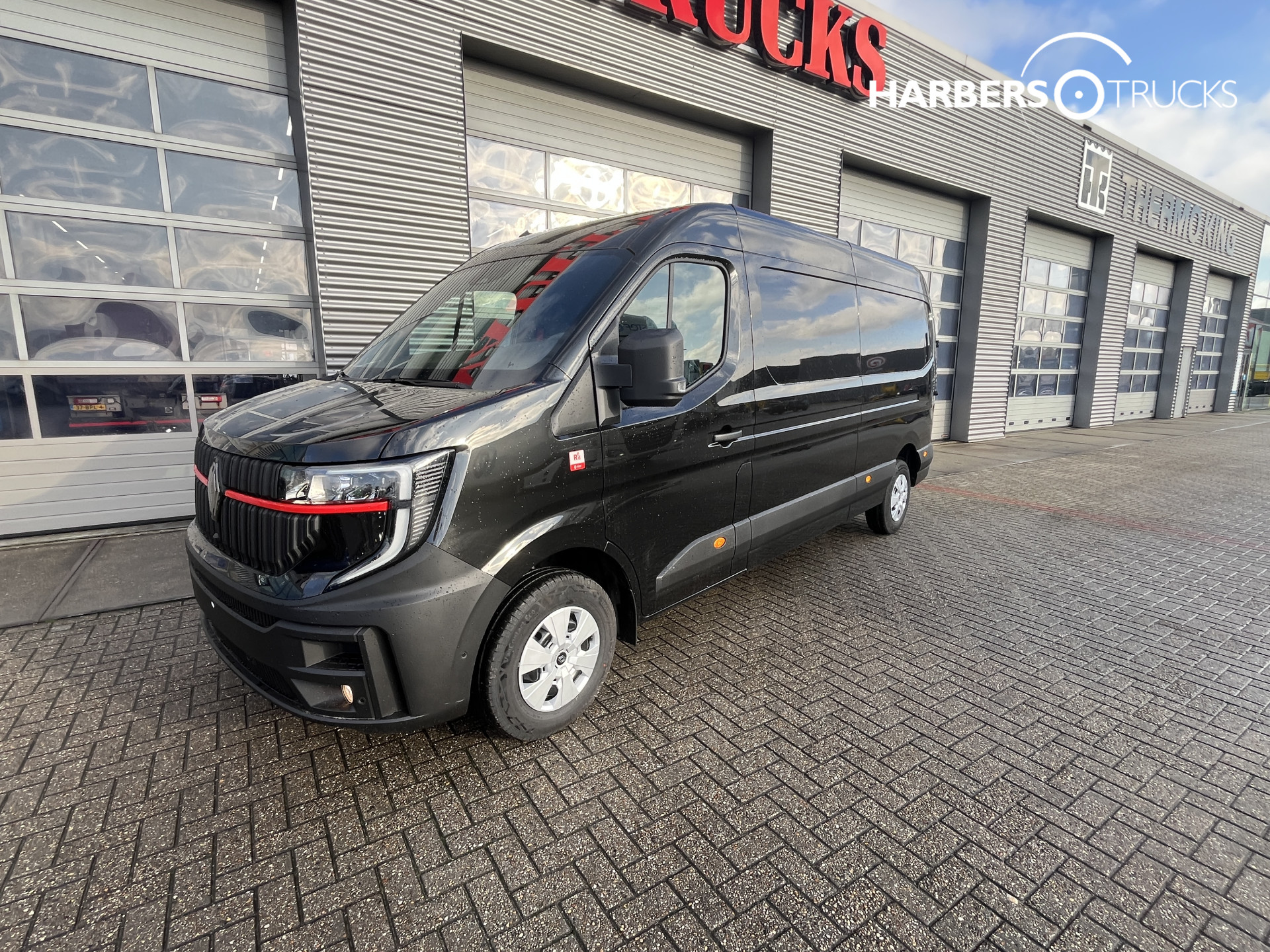 Renault Master Red Edition, Trekhaak, Mistlampen, airbags, Pack Park Assist