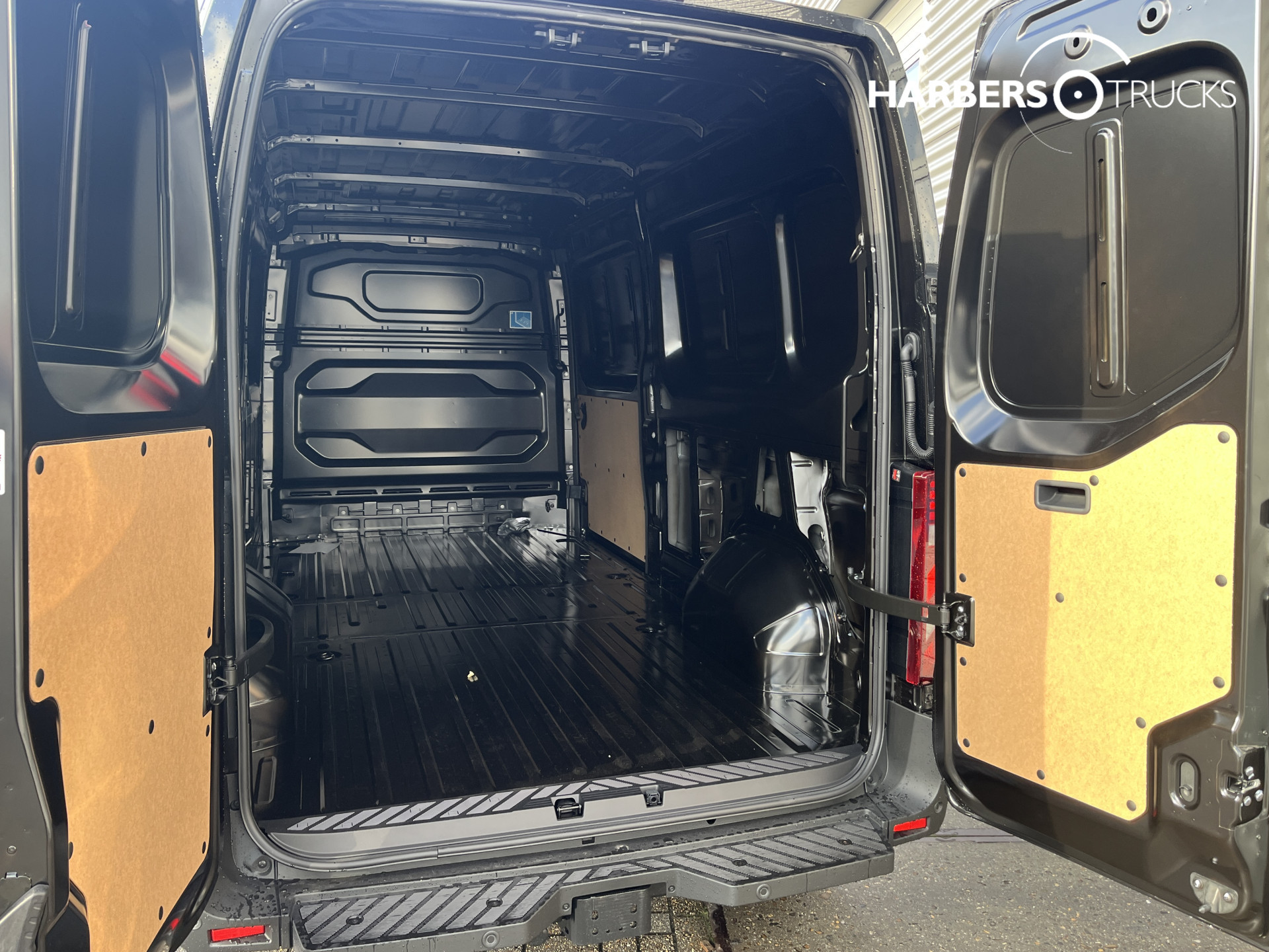 Renault Master Red Edition, Trekhaak, Mistlampen, airbags, Pack Park Assist