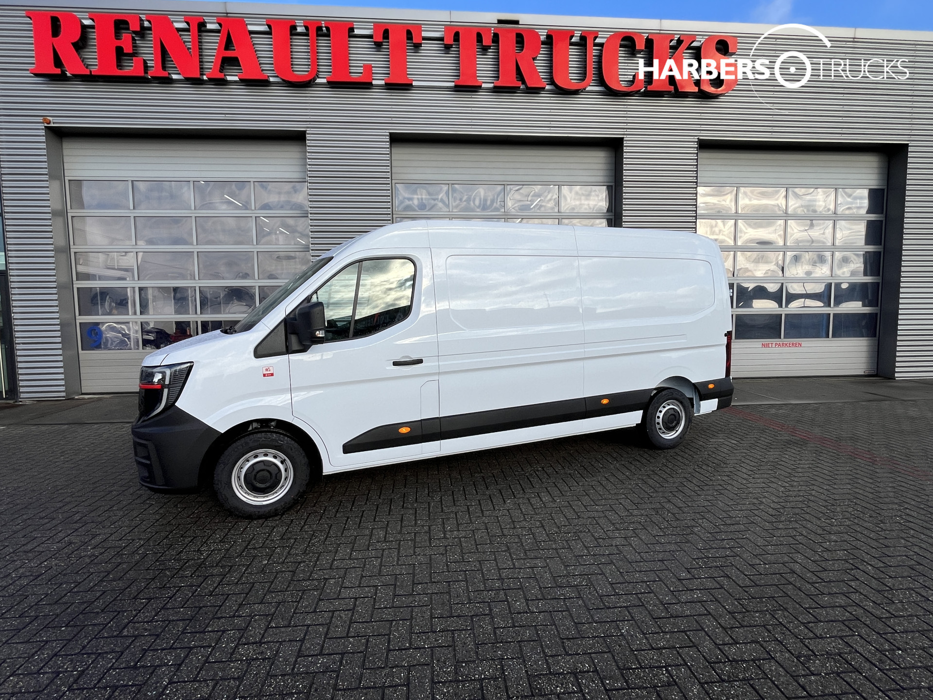 Renault Master E-Tech (Electric) Red Limited