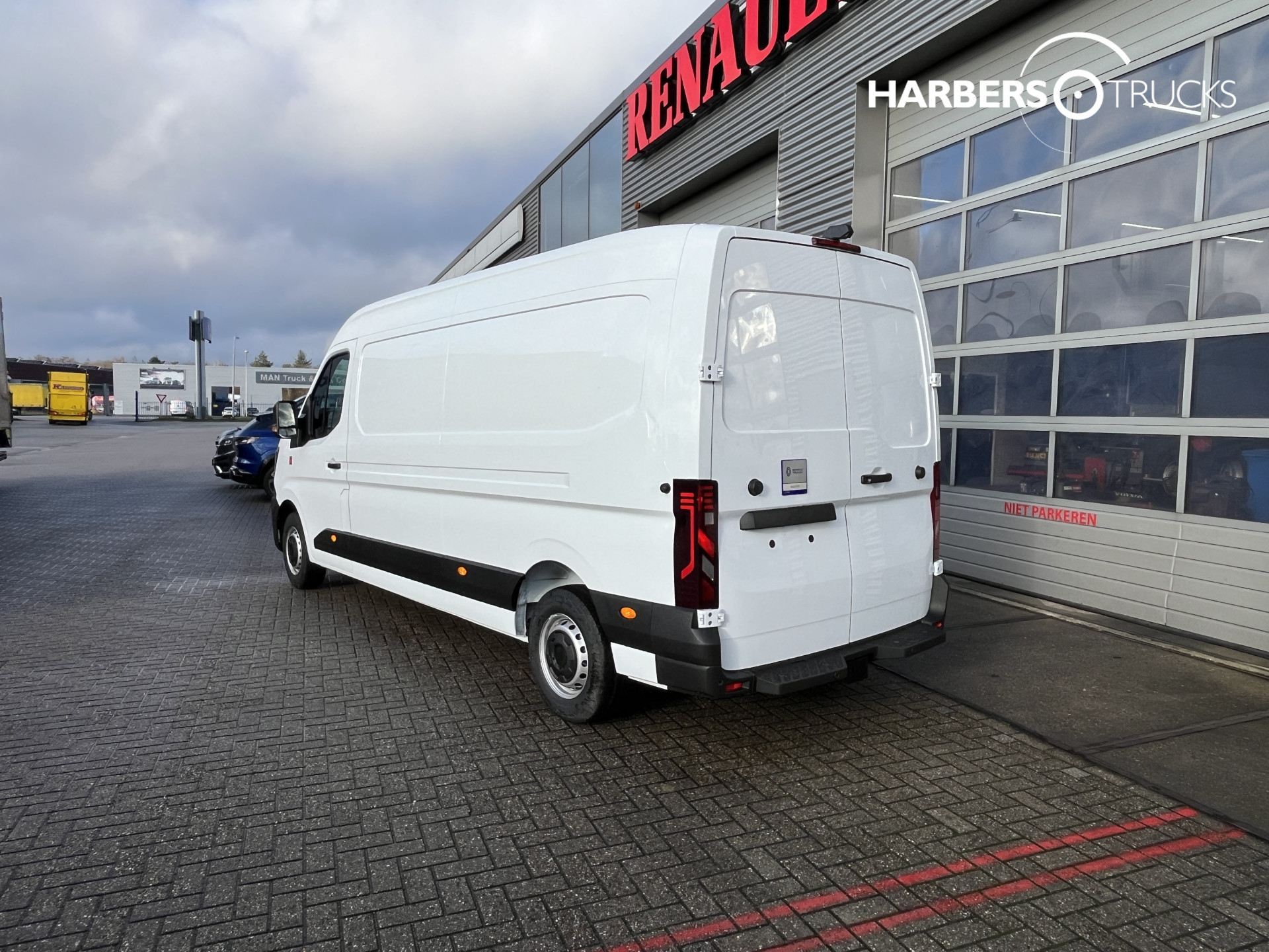 Renault Master E-Tech (Electric) Red Limited