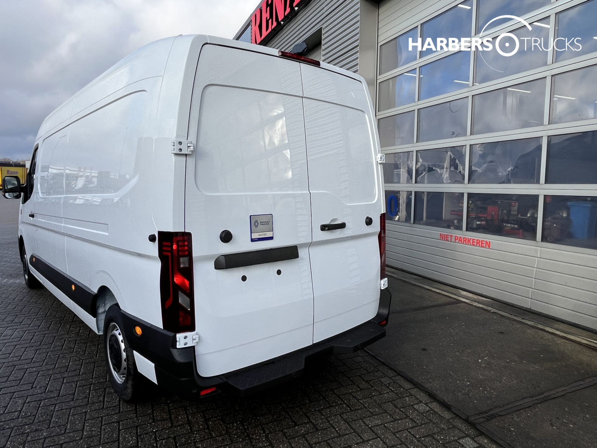 Renault Master E-Tech (Electric) Red Limited