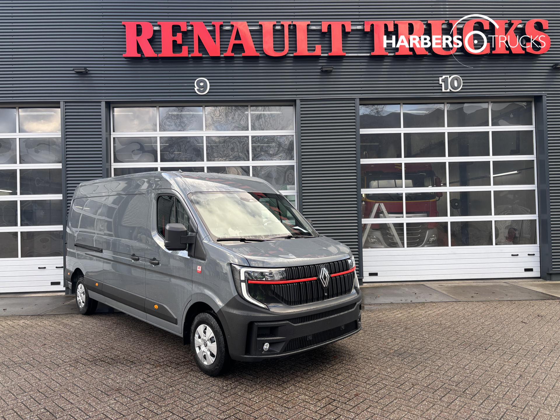 Renault Master Red Edition