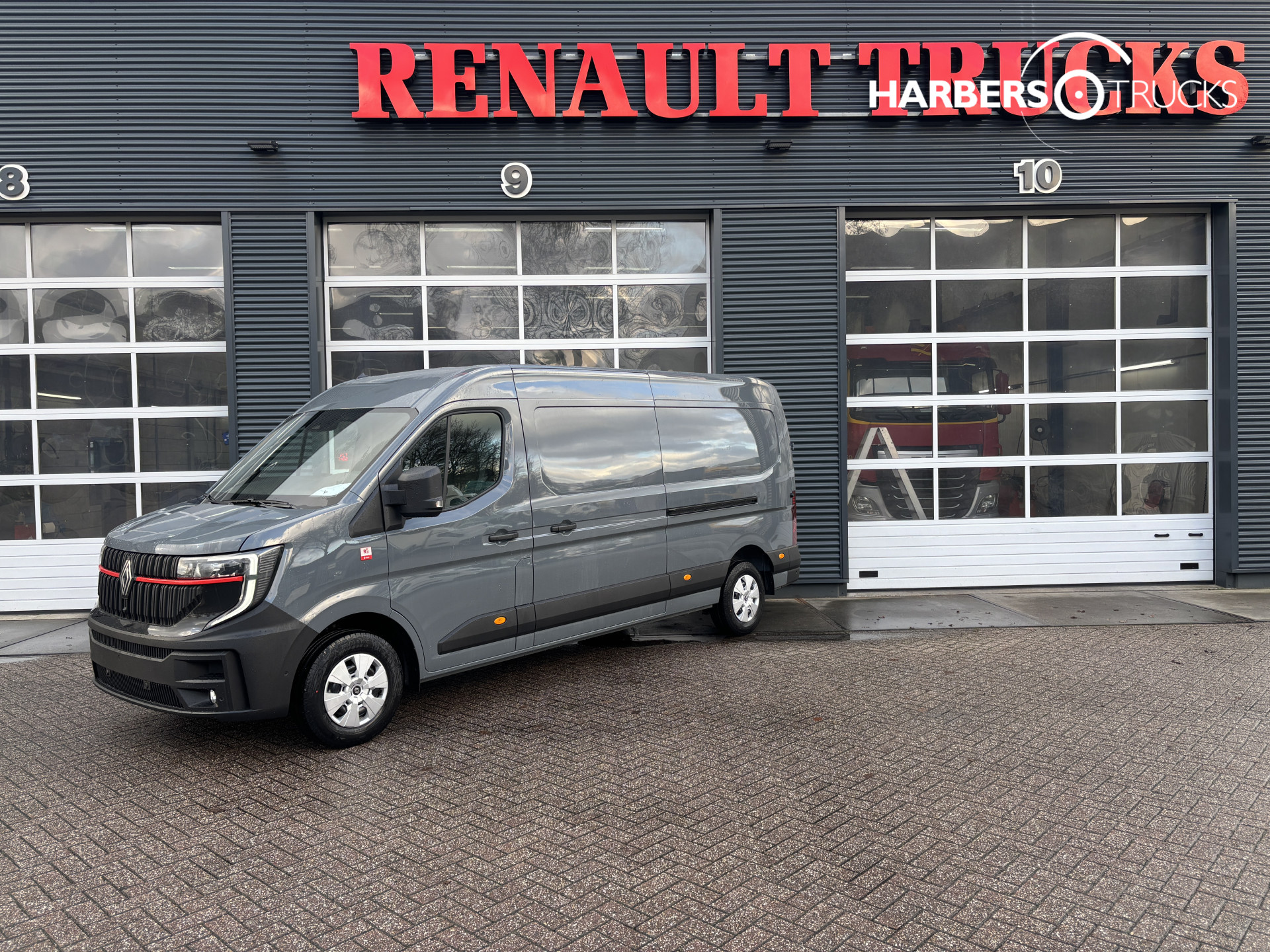 Renault Master Red Edition