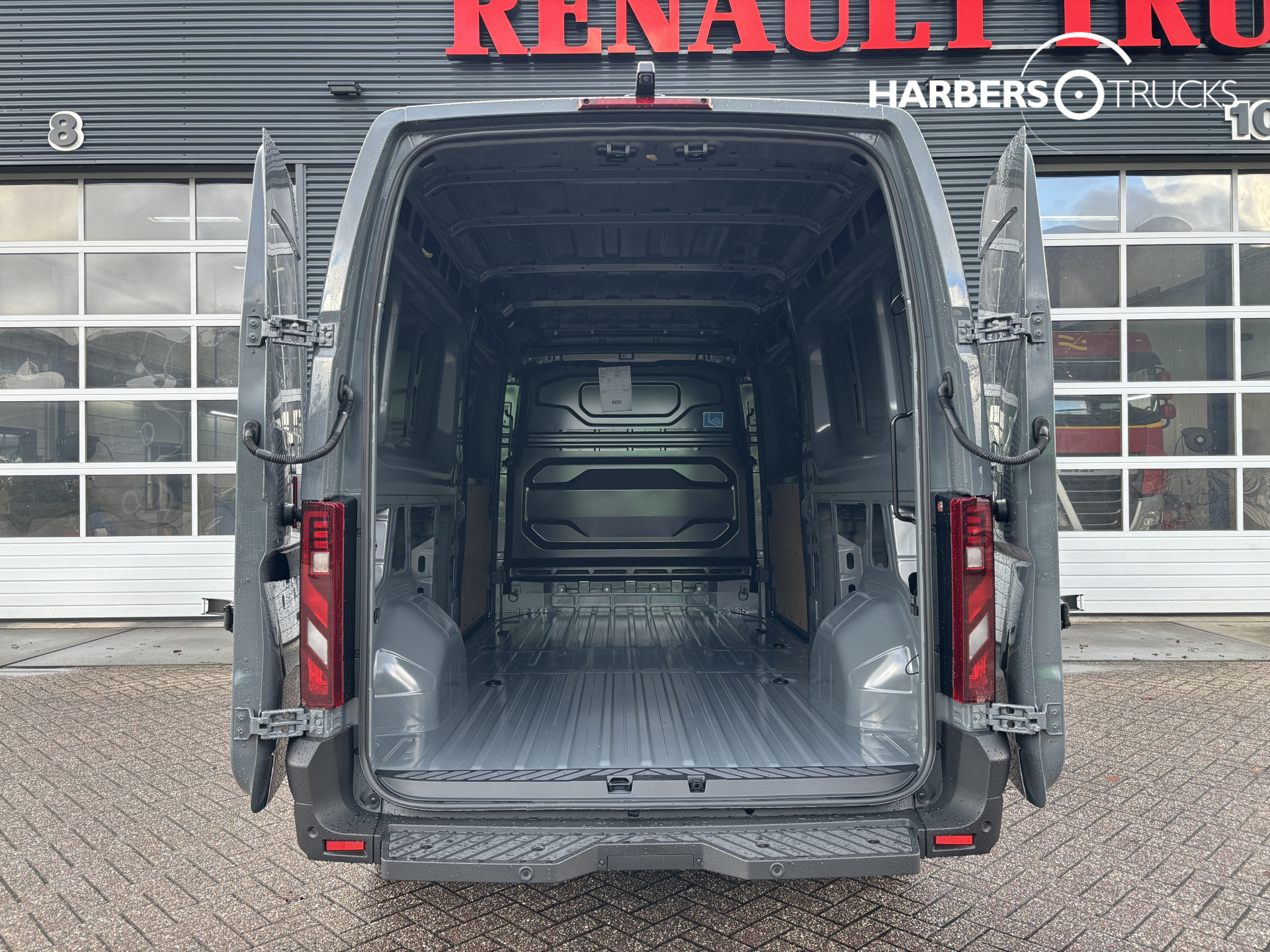 Renault Master Red Edition