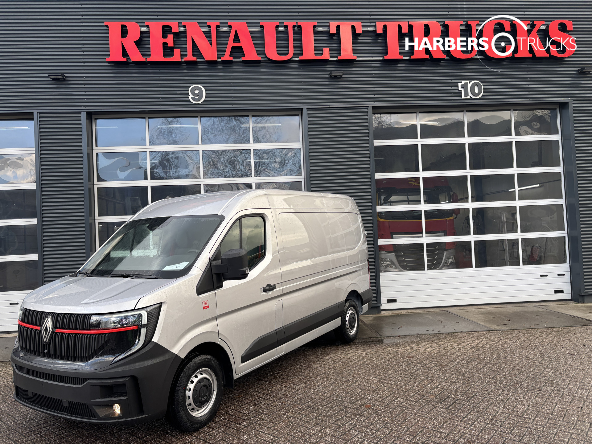 Renault Master Red Edition