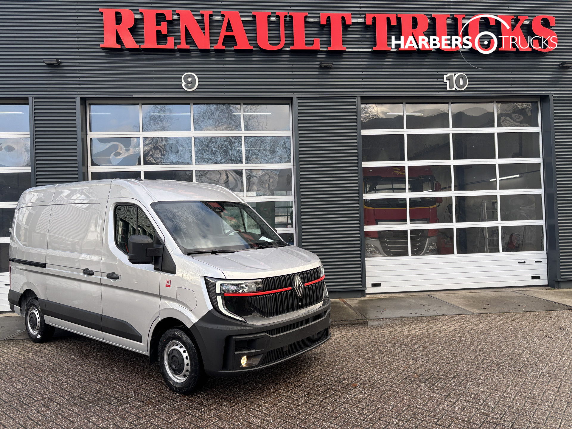 Renault Master Red Edition