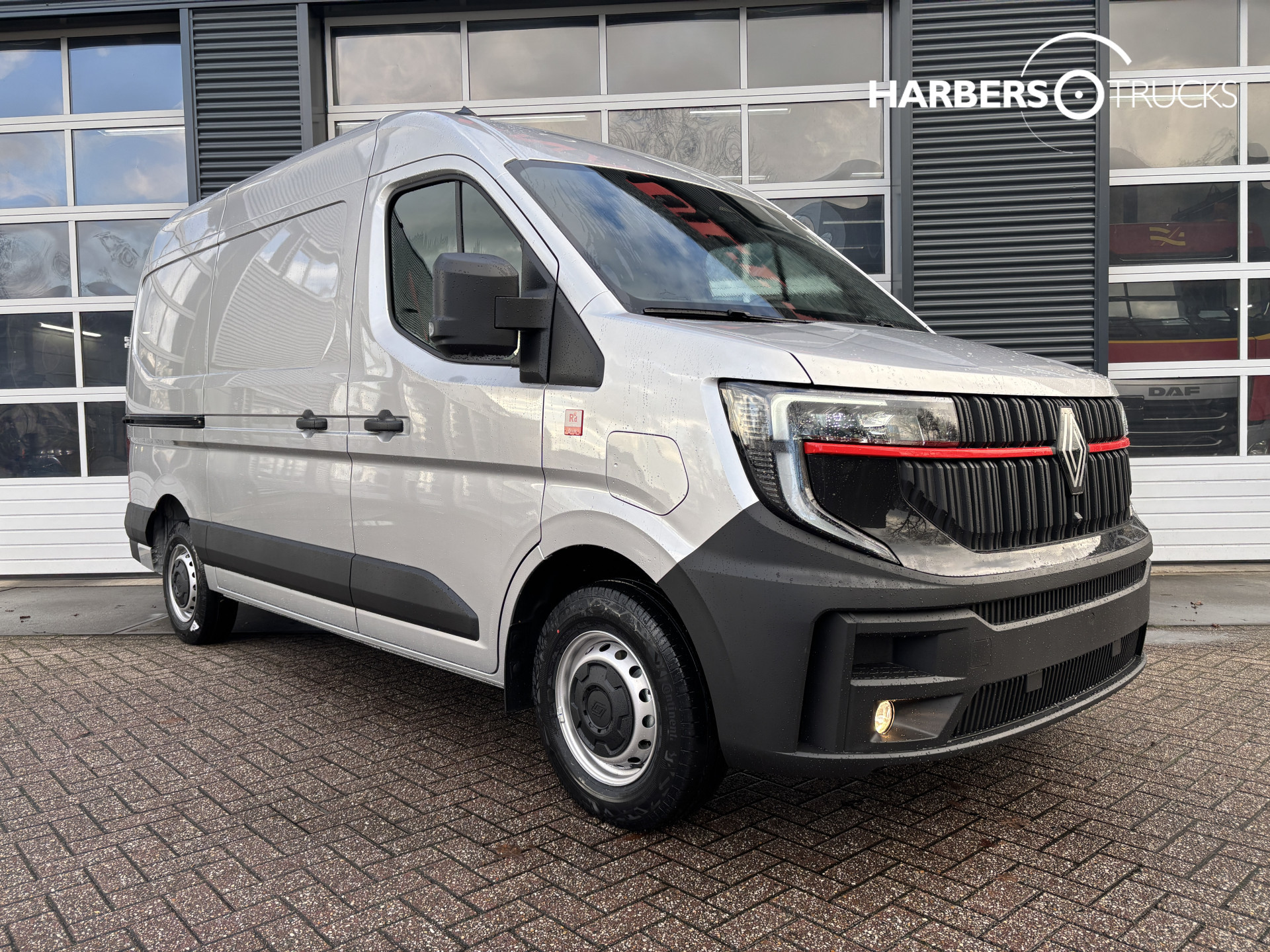 Renault Master Red Edition