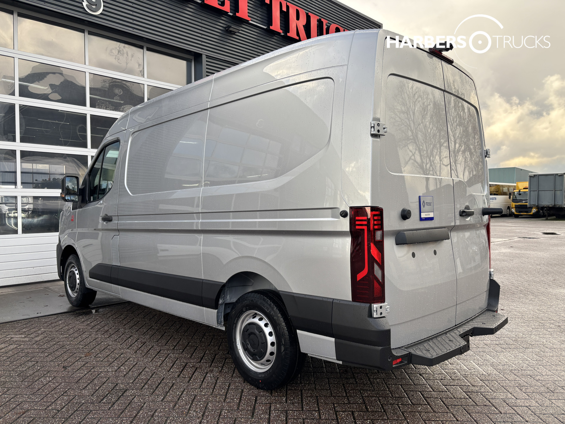 Renault Master Red Edition