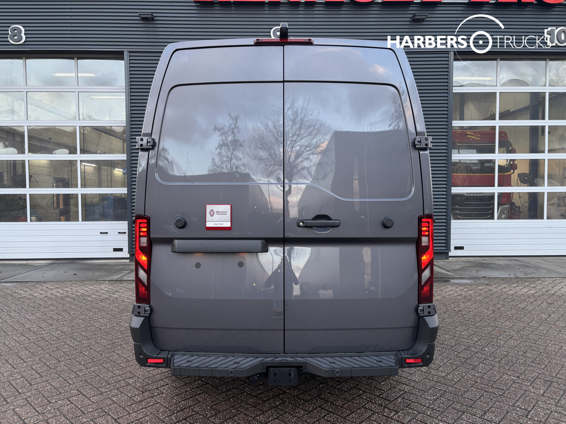 Renault Master Red Edition