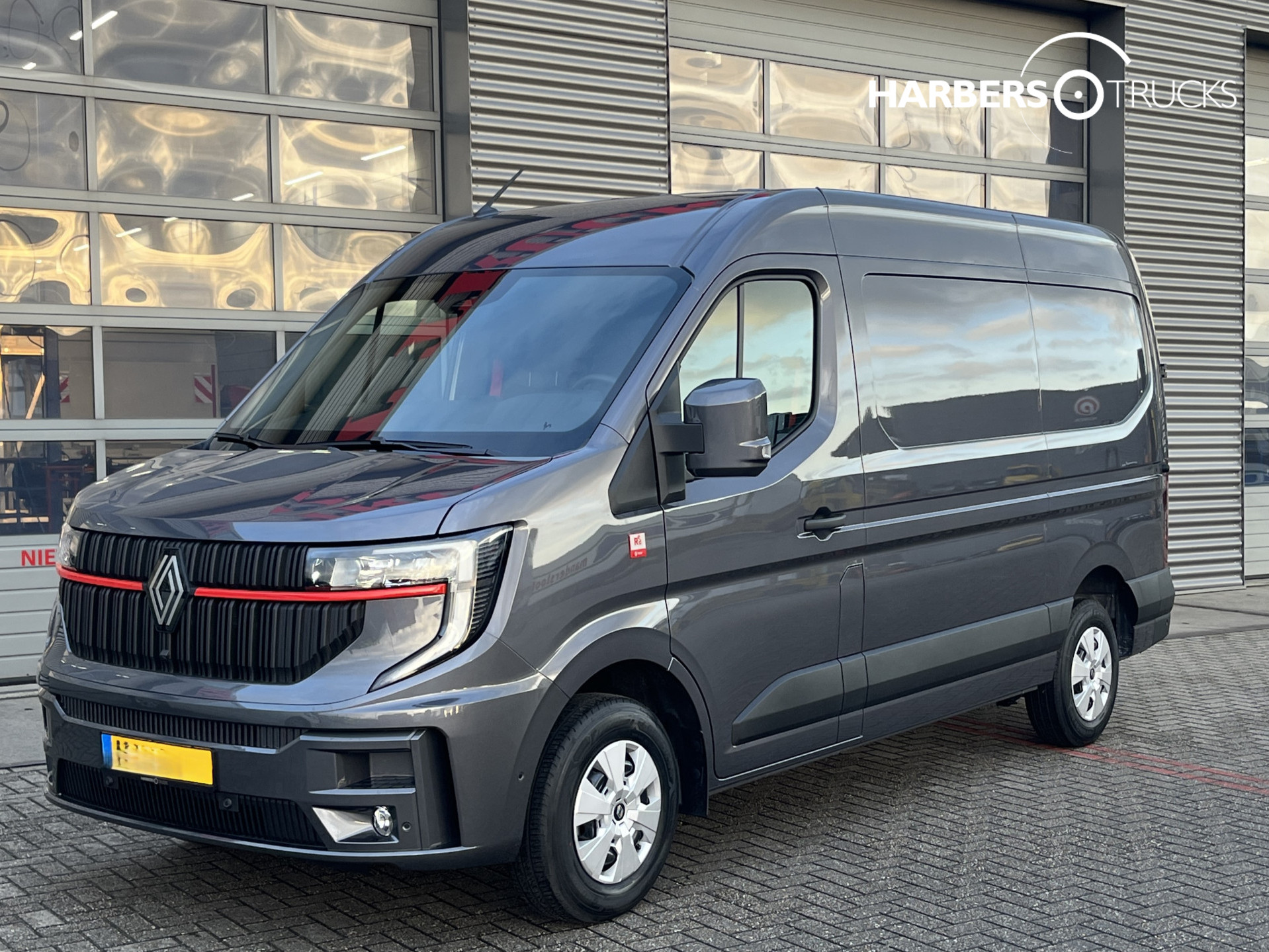 Renault Master L2H2 Automaat Red Edition
