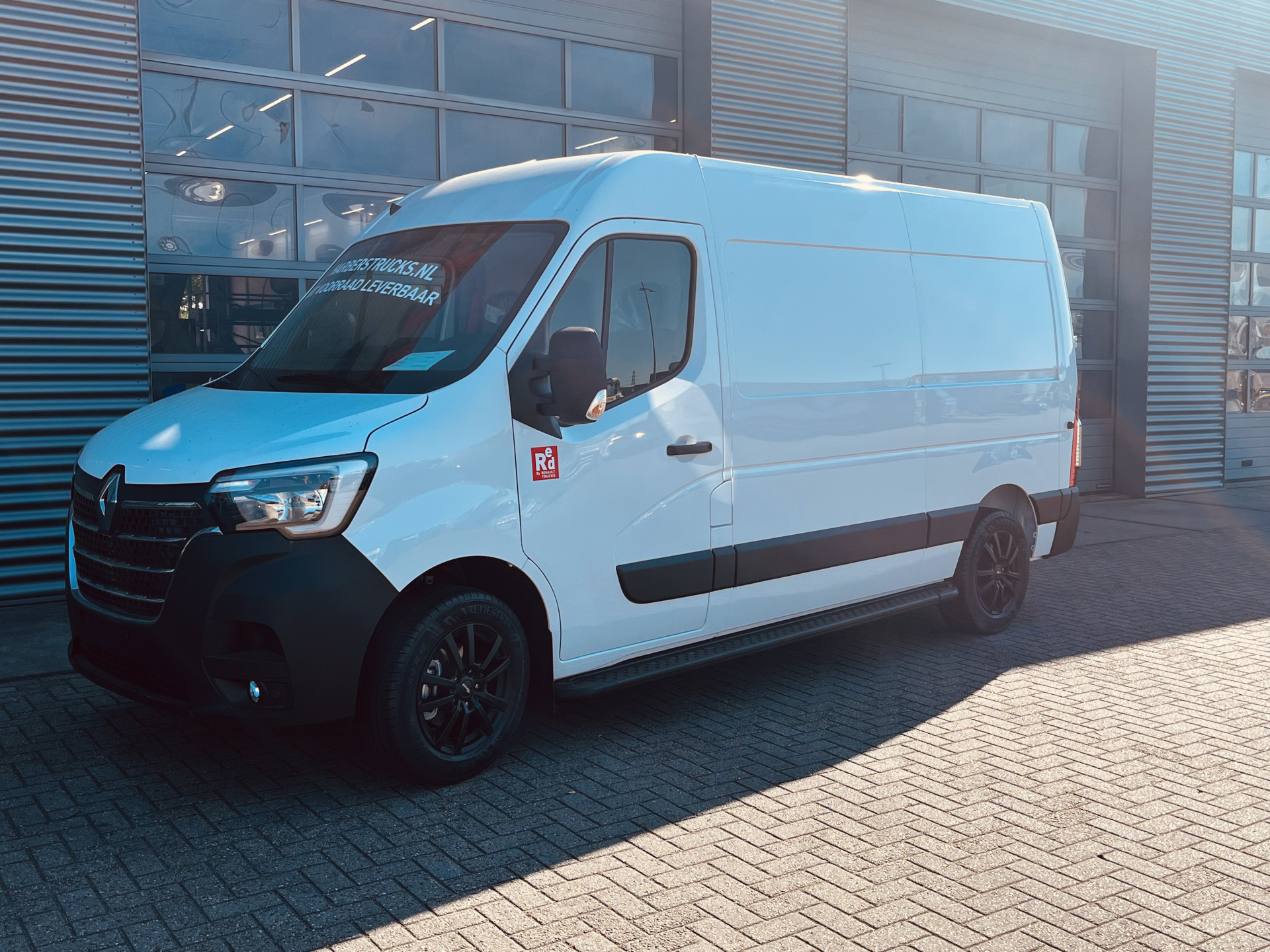 Renault MASTER l2h2 150PK Red Edition