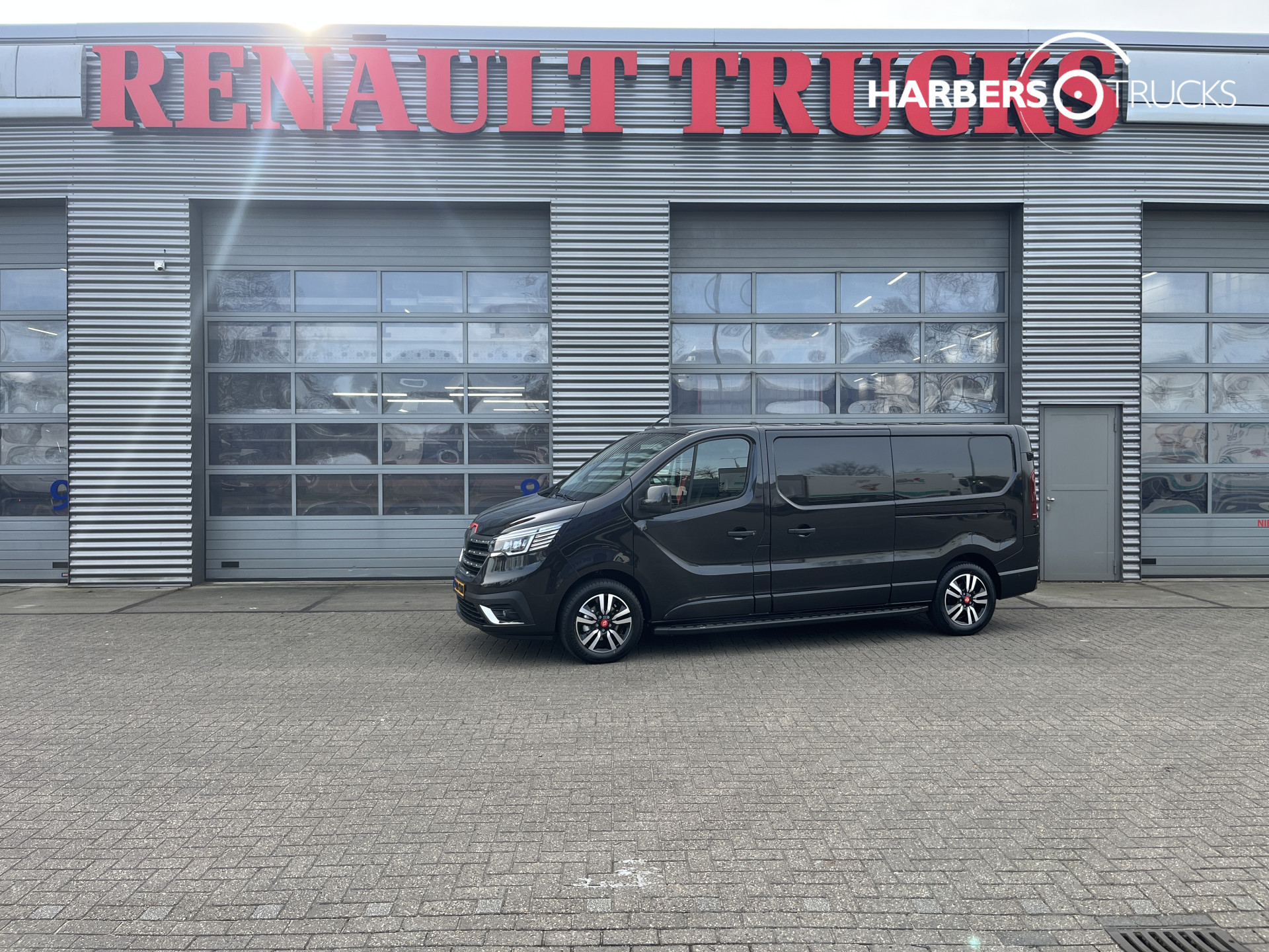 Renault Trafic Red Exclusive Luxe/Extra