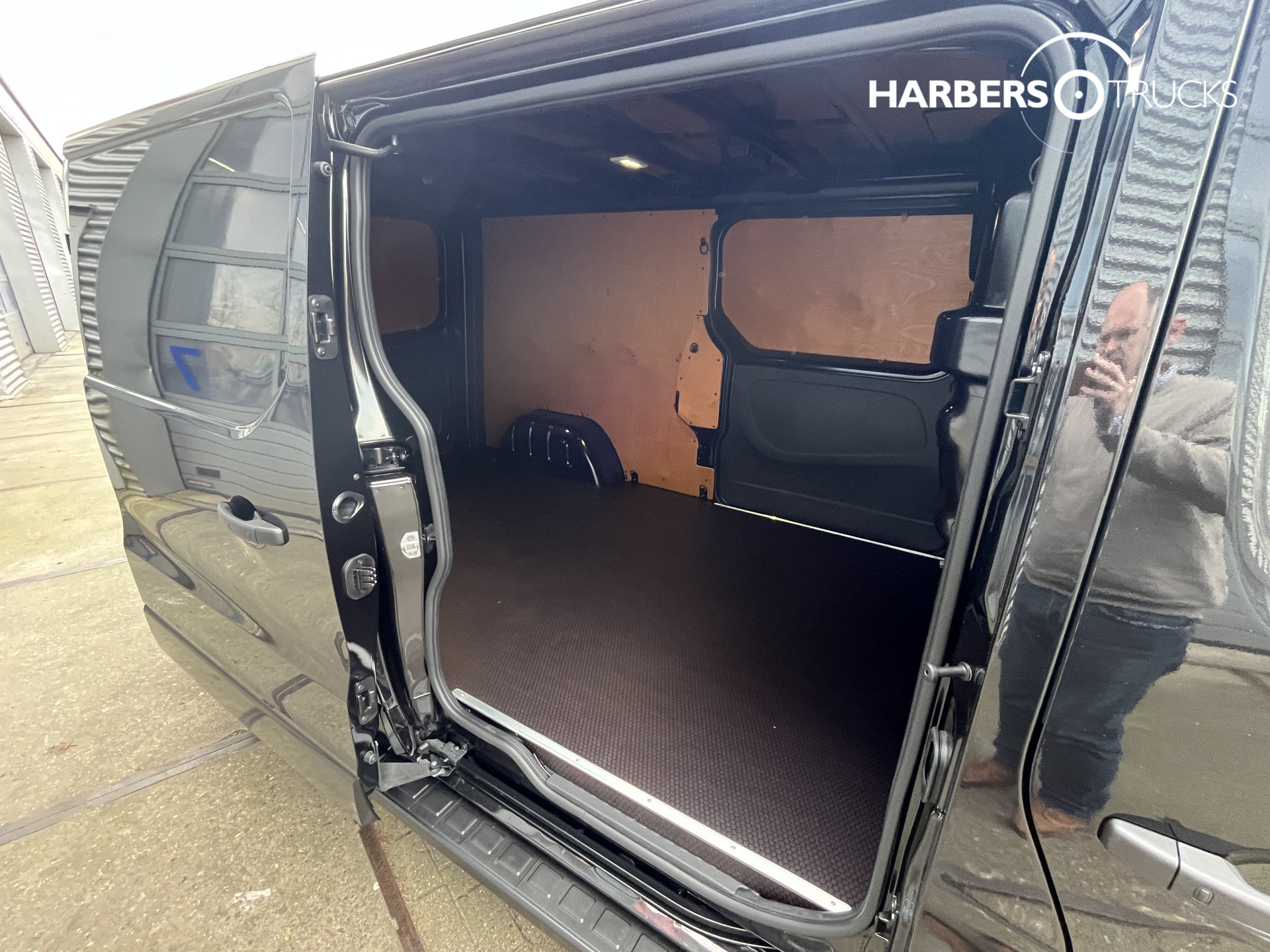 Renault Trafic Red Exclusive Luxe/Extra