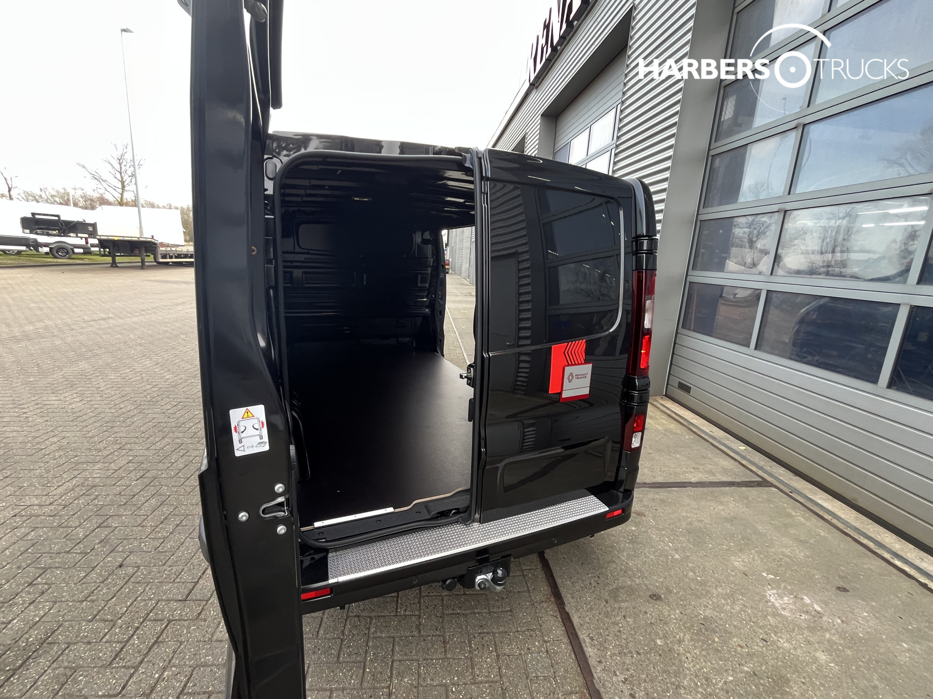 Renault Trafic Red Exclusive Luxe/Extra