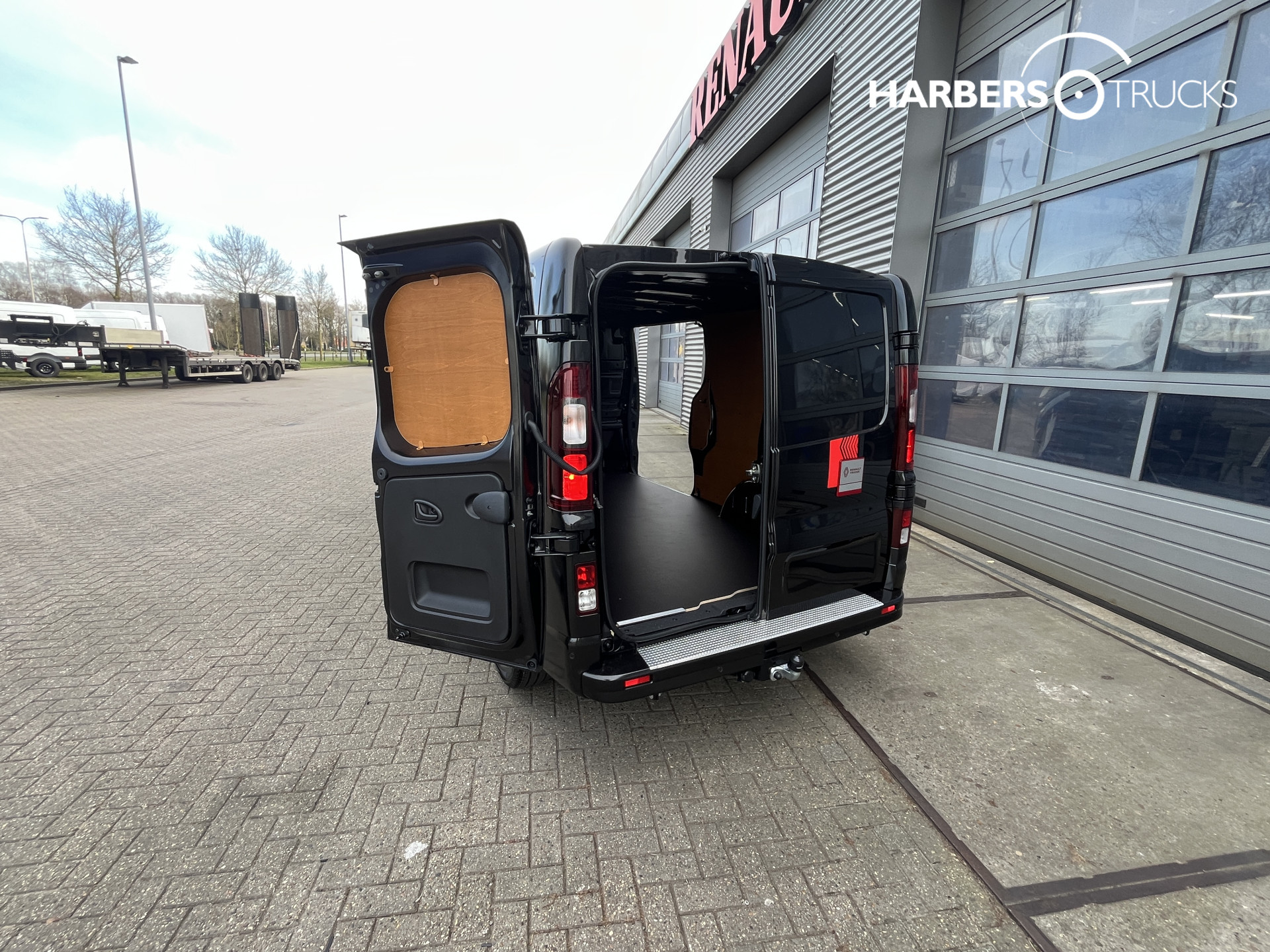Renault Trafic Red Exclusive Luxe/Extra
