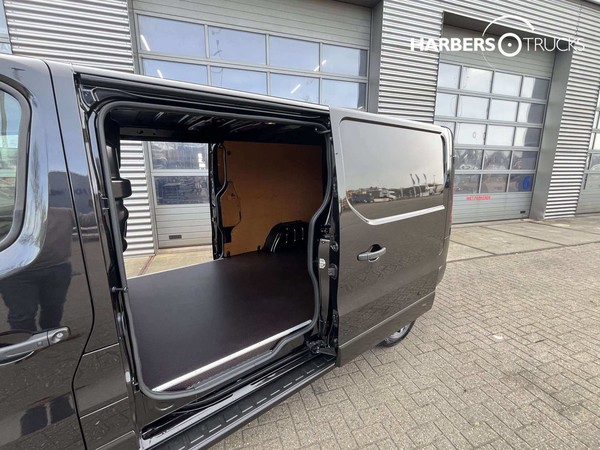 Renault Trafic Red Exclusive Luxe/Extra