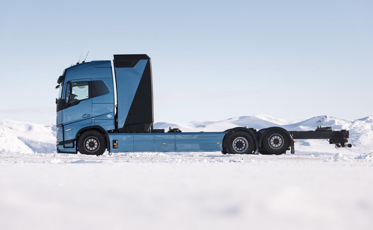 Volvo Trucks hydrogen powered electric trucks-3 Volvo Trucks hydrogen powered electric trucks-3