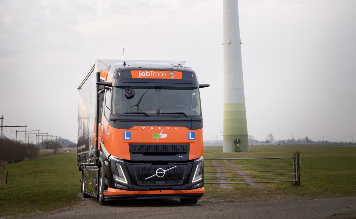 volvo-fh-aero-electric-jobtrans-4