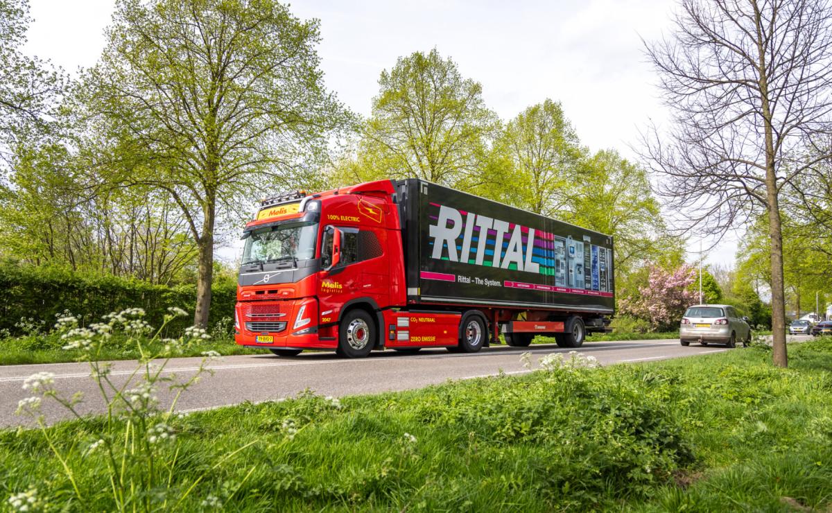 Melis Logistics - Electrische vrachtwagen bij Rittal