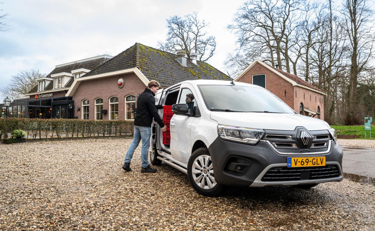 Renault Kangoo voor Slagerij van der Horst Eerbeek