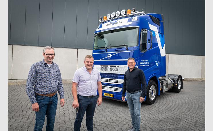 Persbericht_Eerste_Volvo_FH_LNG-truck_InternationaalTransport_van_Veluw_008_1024x457.jpg