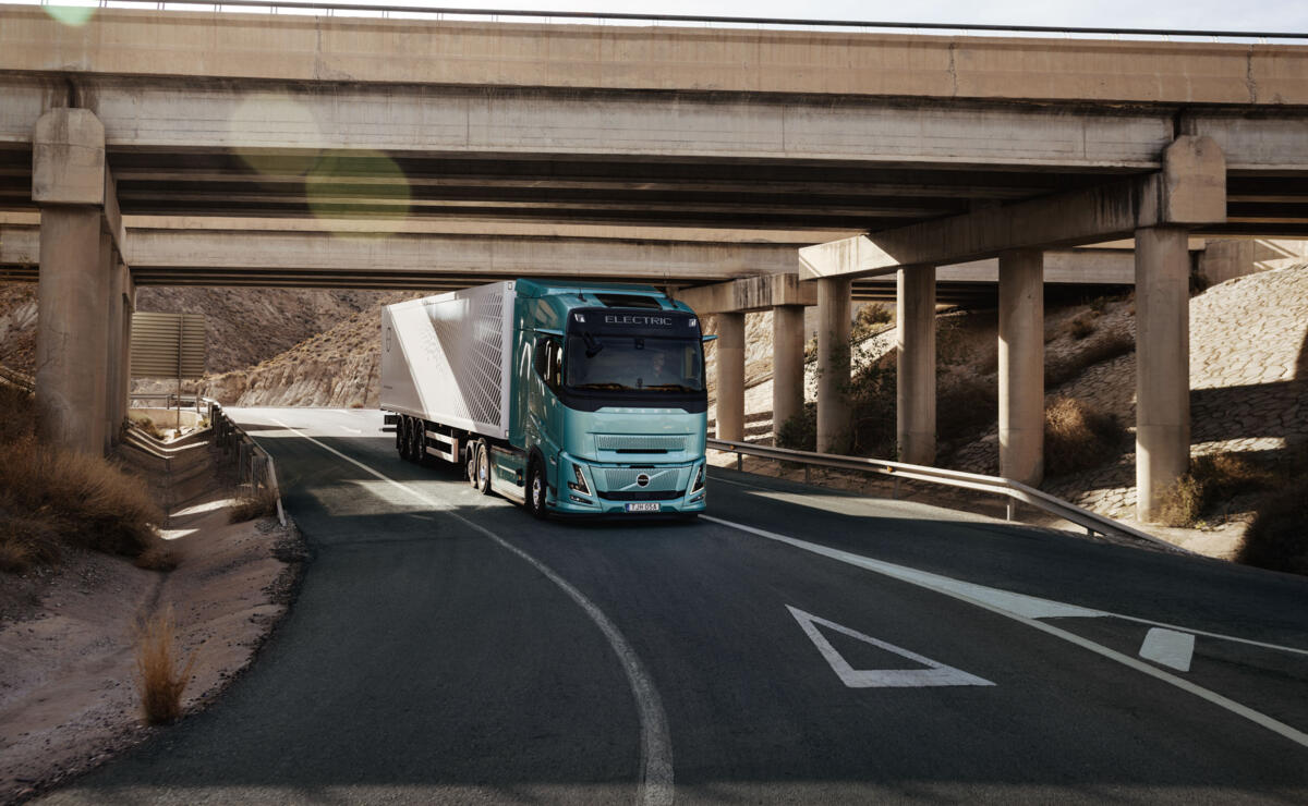 Volvo FH Aero extended range 1