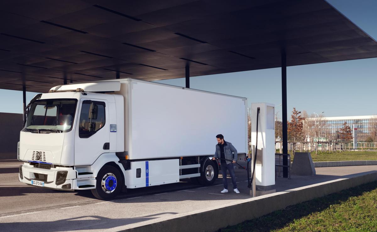 Harbers-Trucks-Renault-Trucks-E-Tech-tankstation